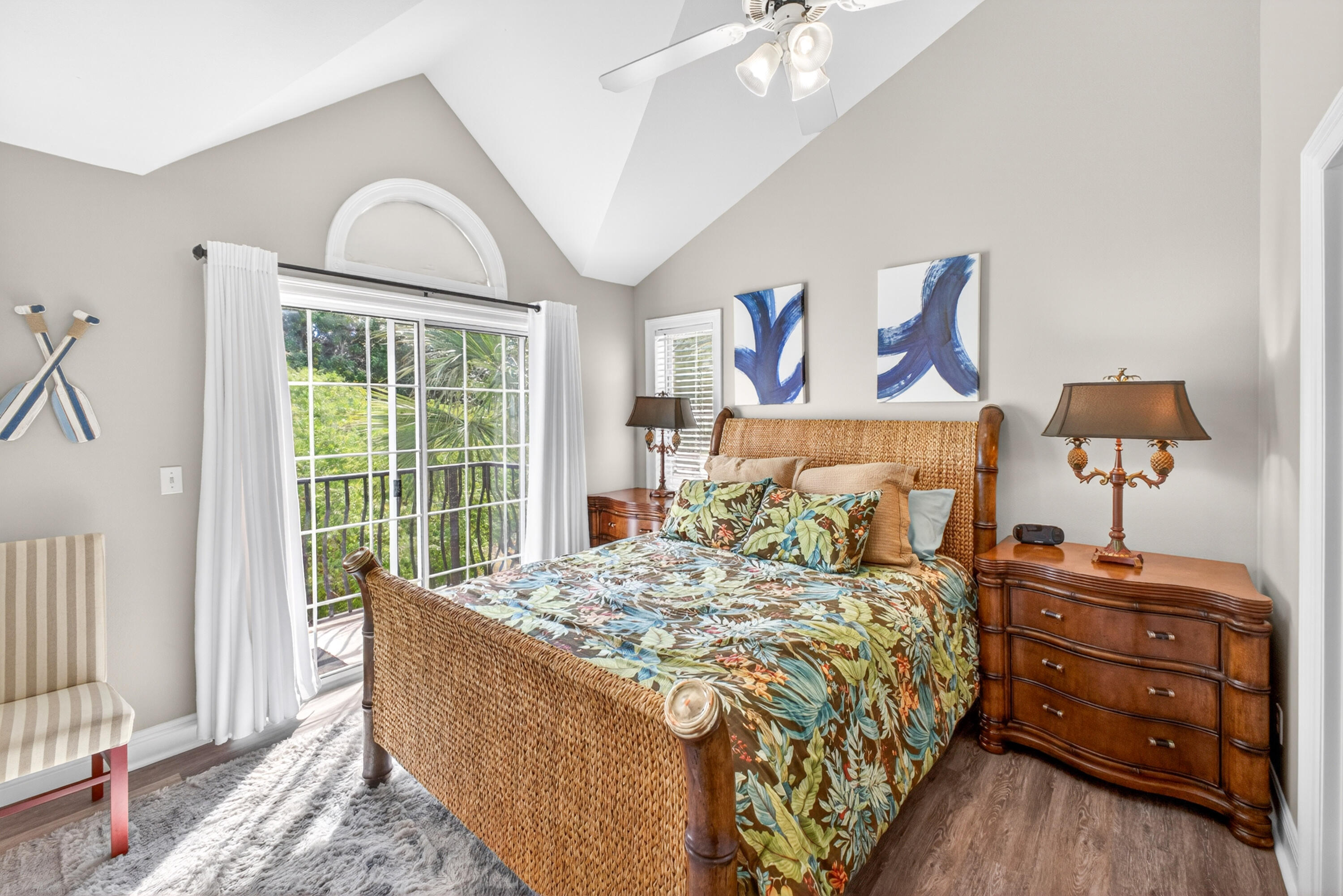 VANTAGE POINTE - Residential