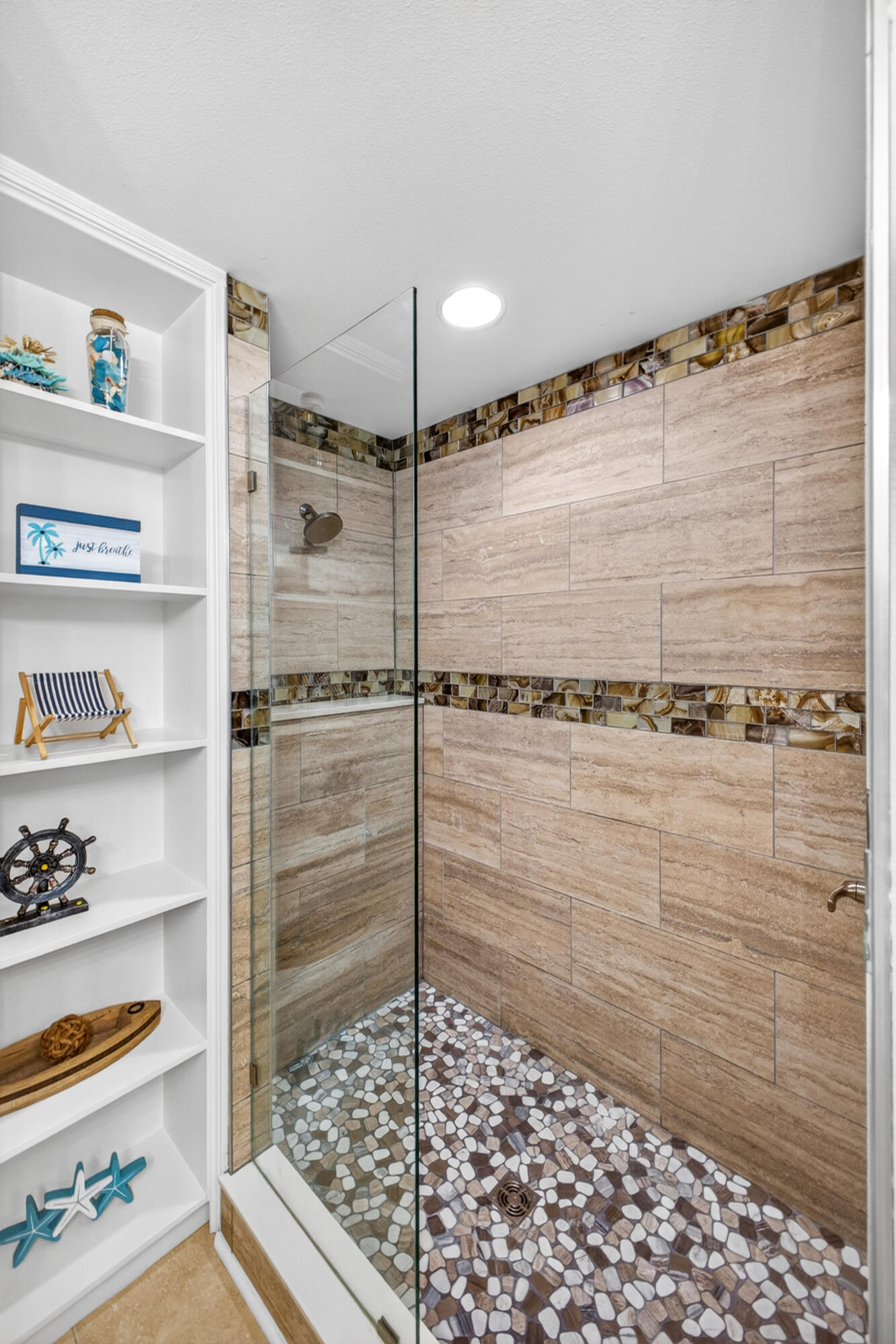 VANTAGE POINTE - Residential