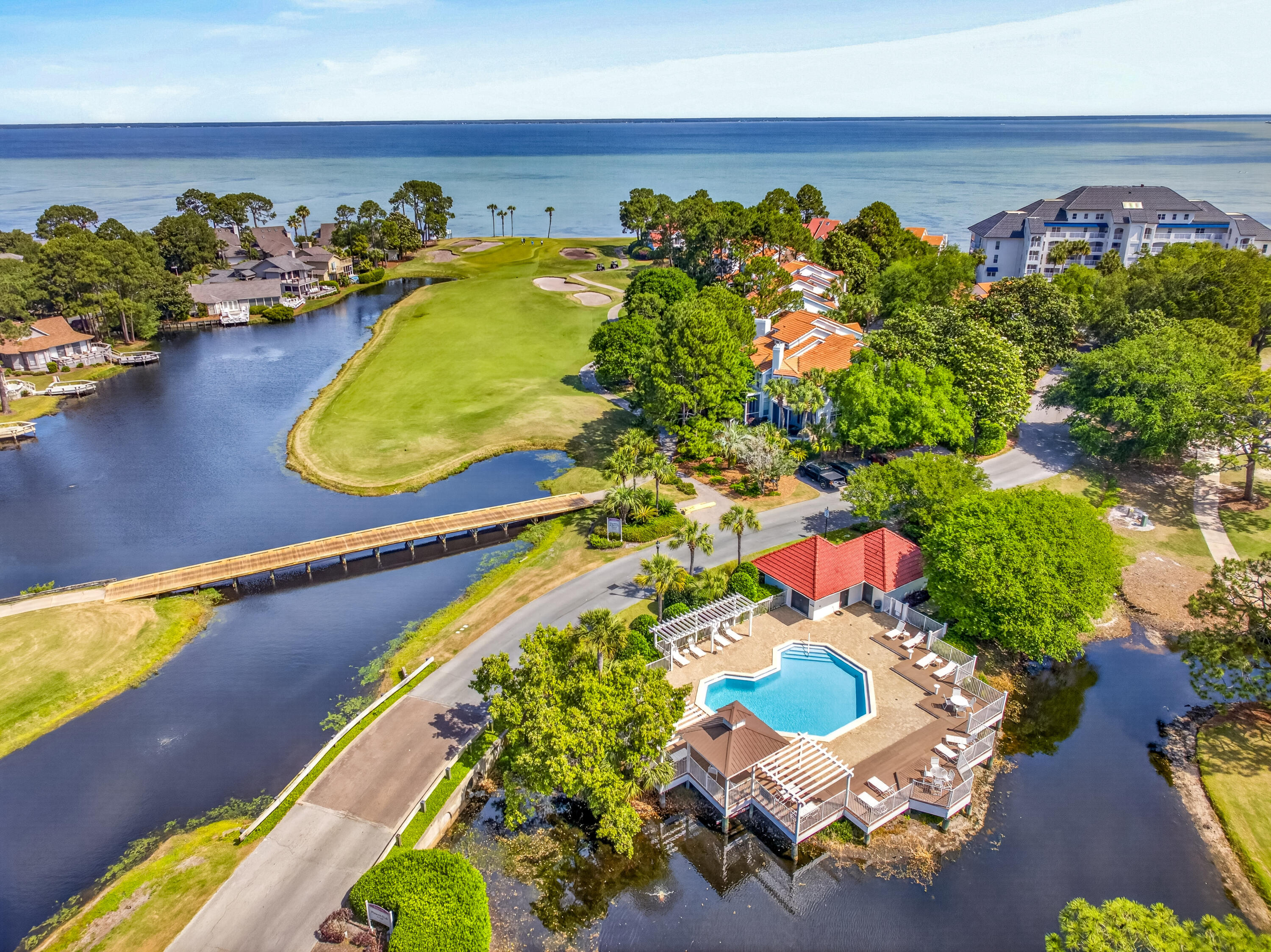 VANTAGE POINTE - Residential