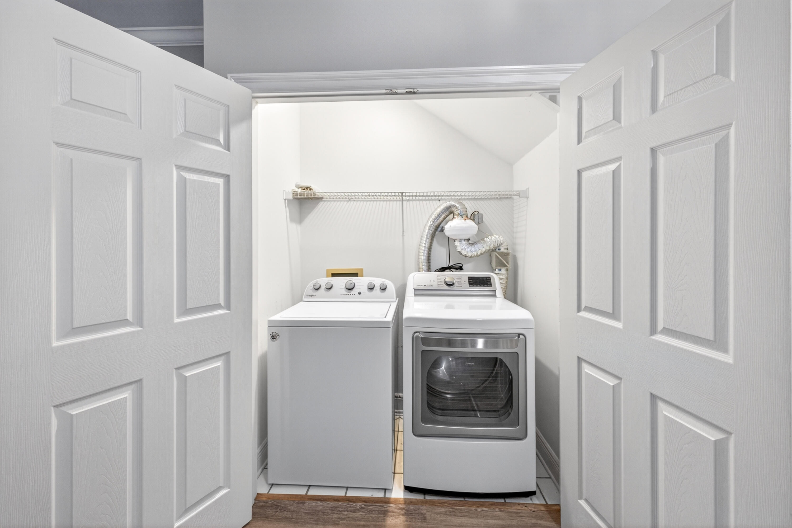 VANTAGE POINTE - Residential