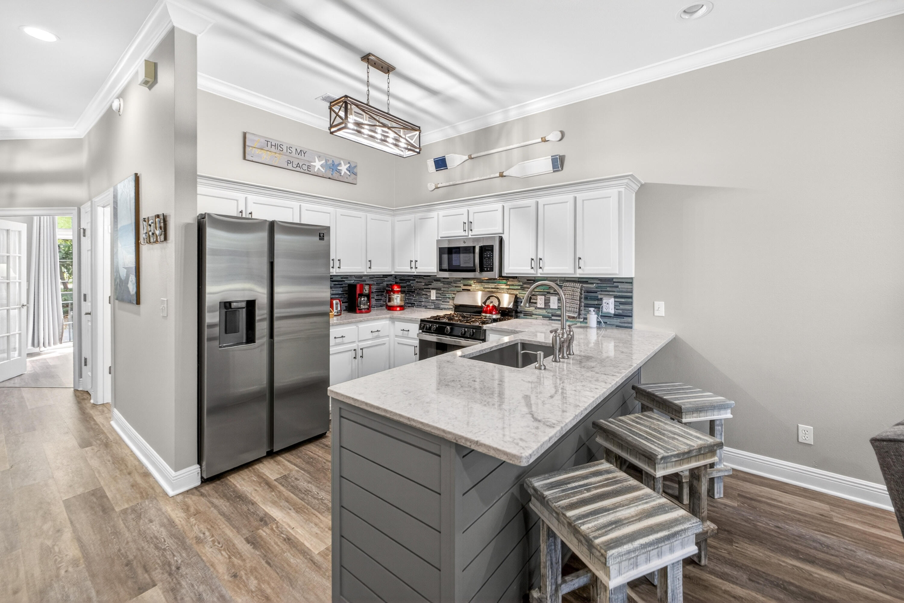 VANTAGE POINTE - Residential