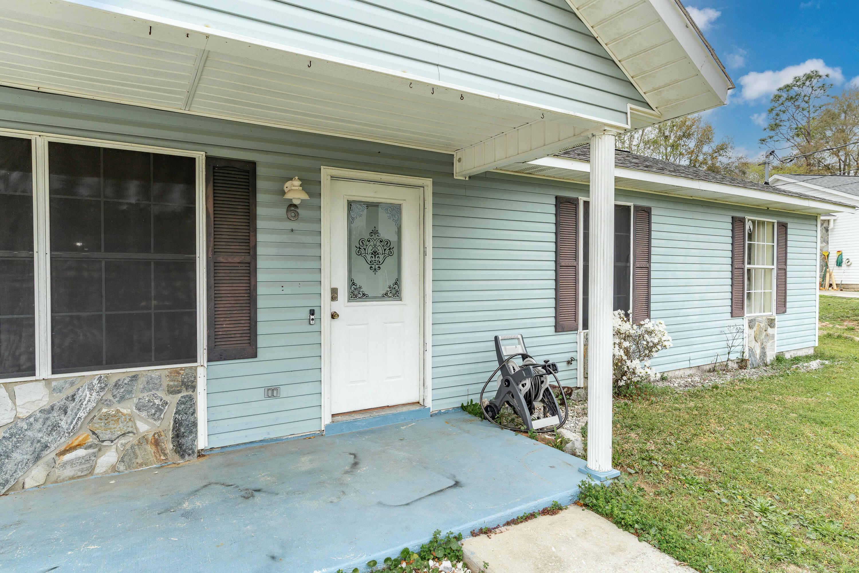 6 Flora Cove