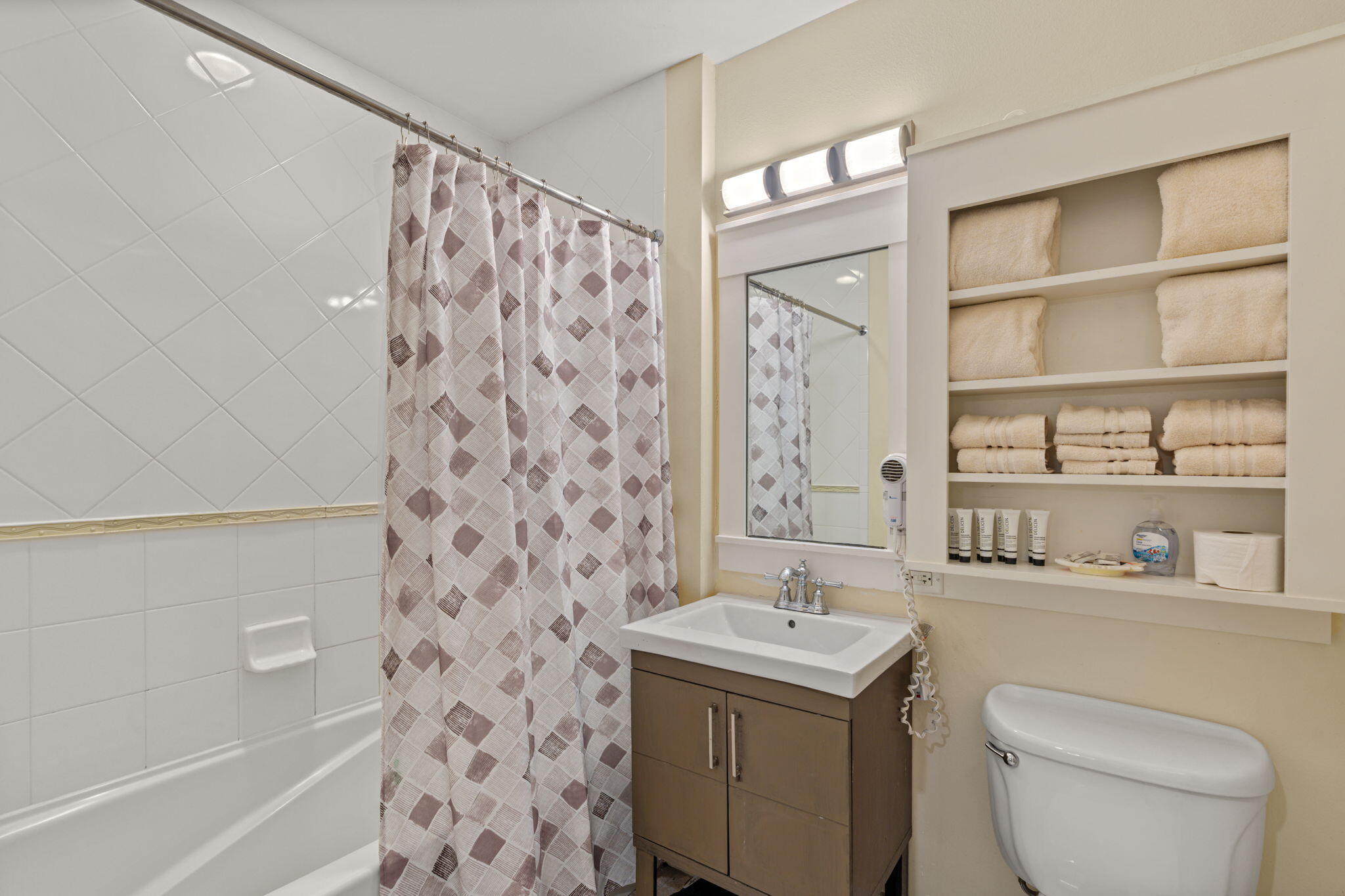 PILOT HOUSE - Residential