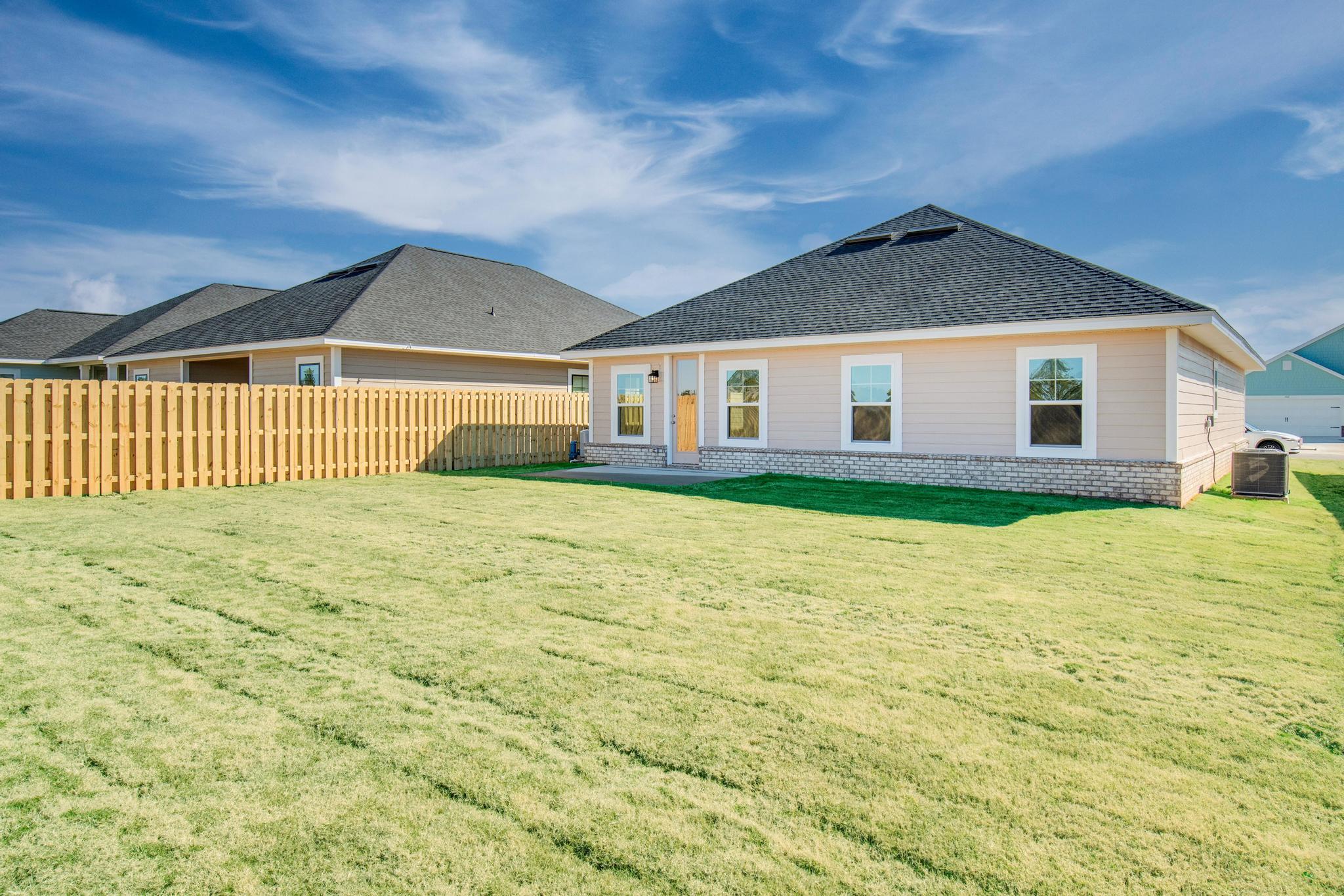 THE BLUFFS AT LAFAYETTE - Residential