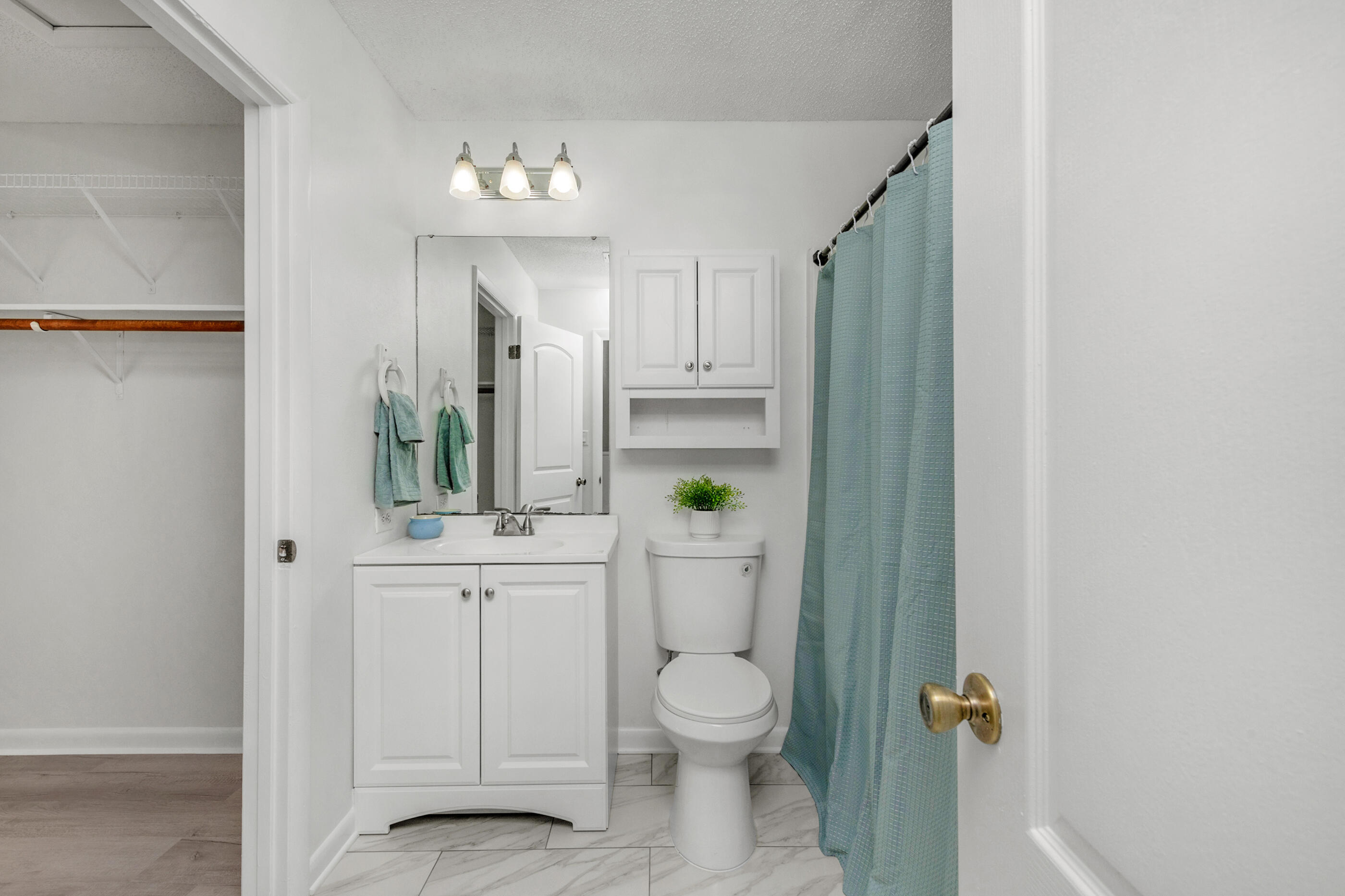 WOODHAM MANOR - Residential Lease