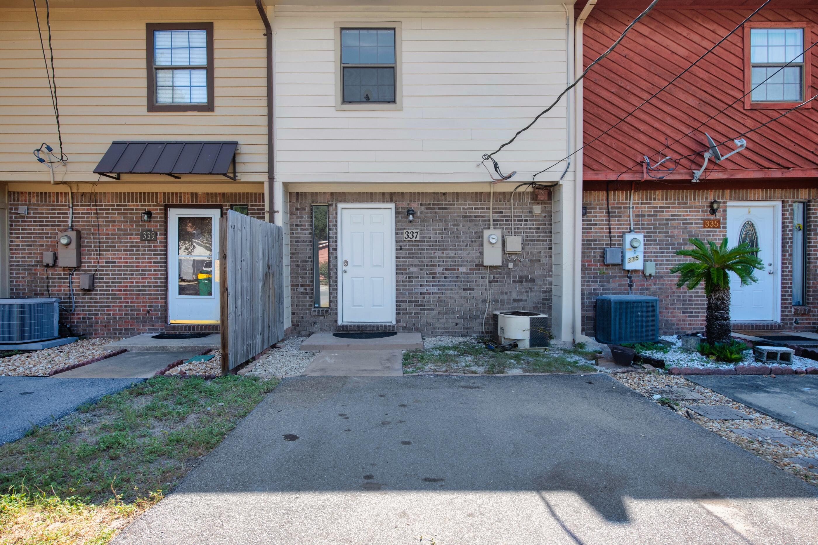 WOODHAM MANOR - Residential Lease