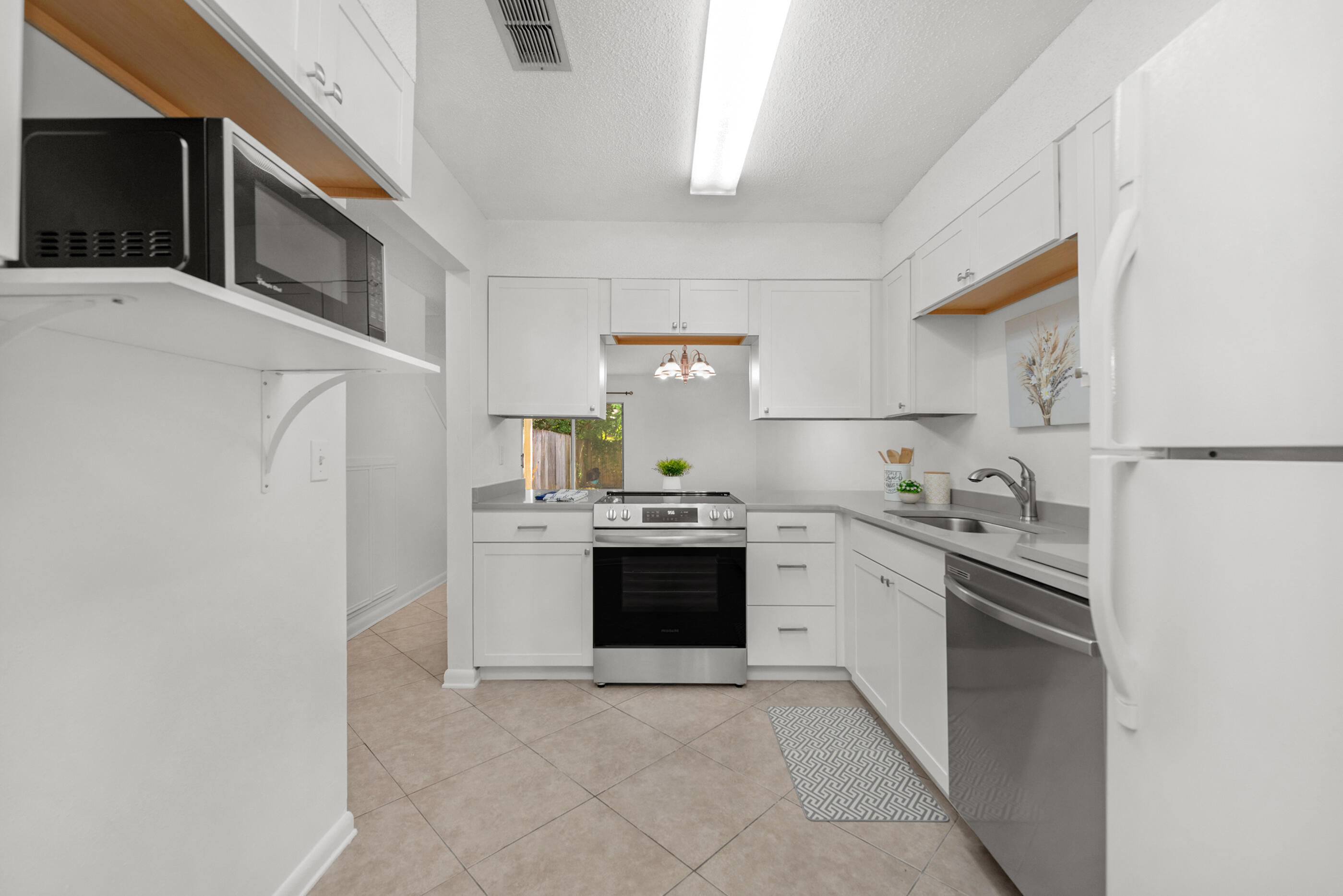 WOODHAM MANOR - Residential Lease