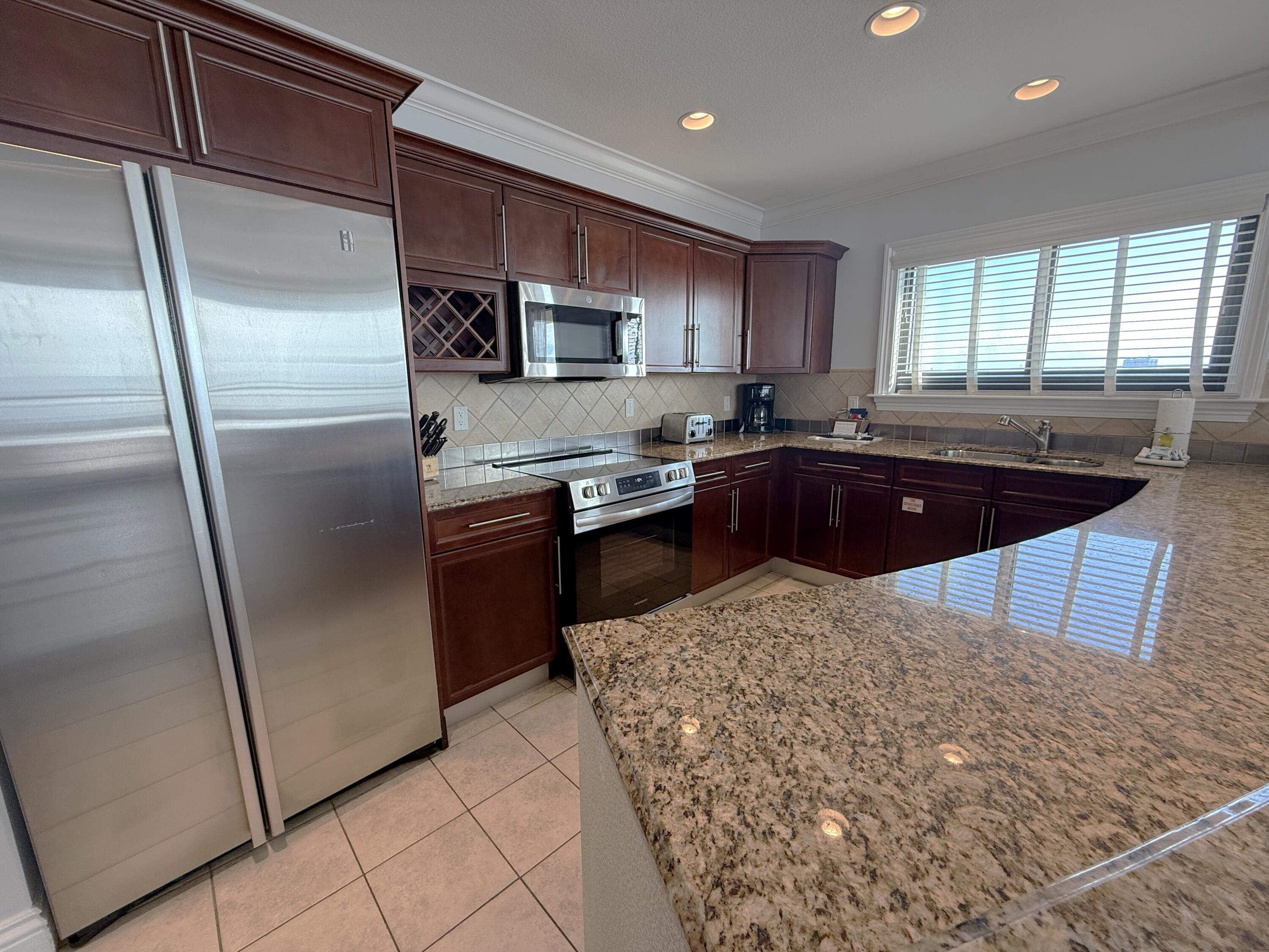 EMERALD GRANDE - Residential