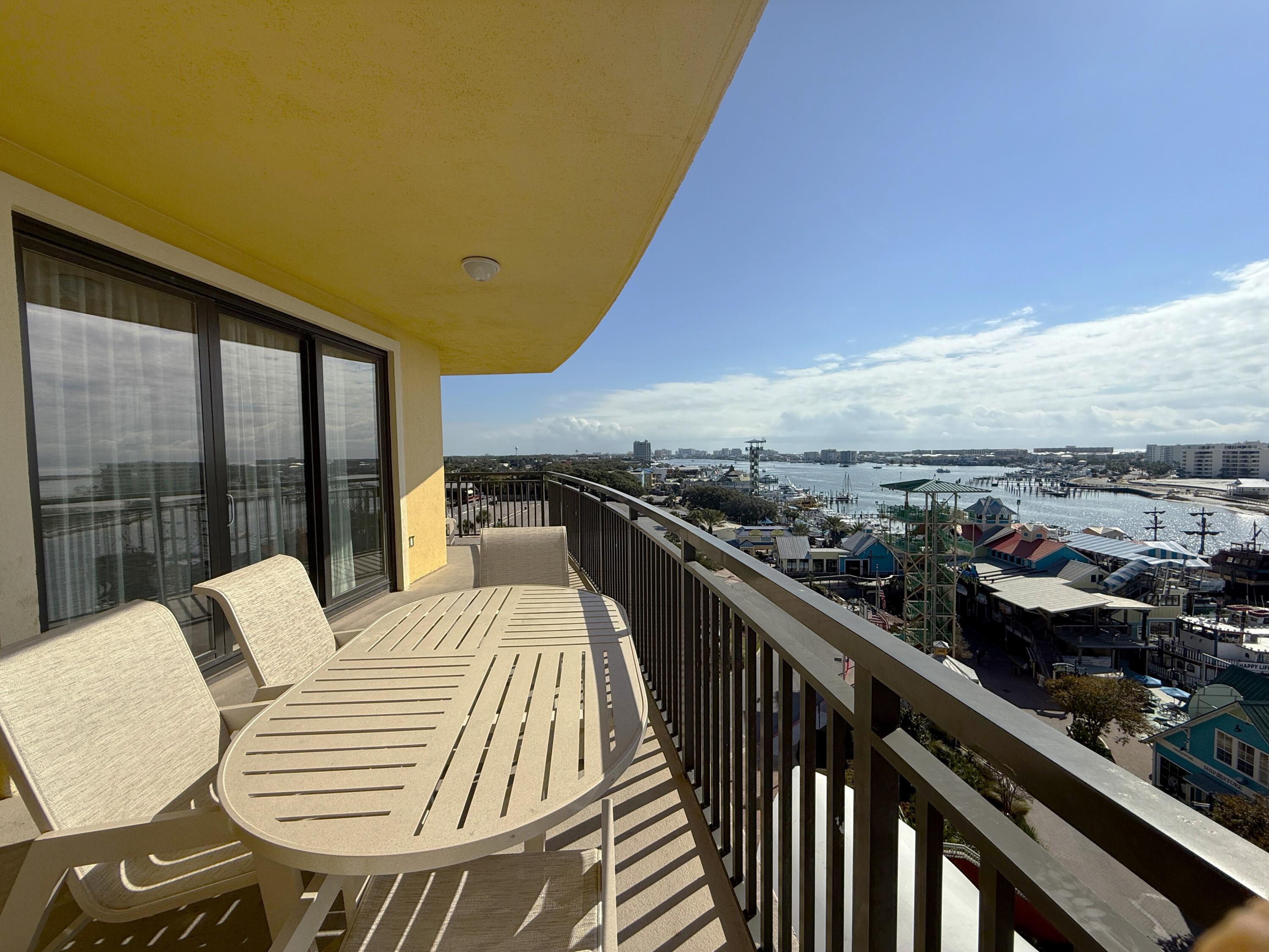 EMERALD GRANDE - Residential