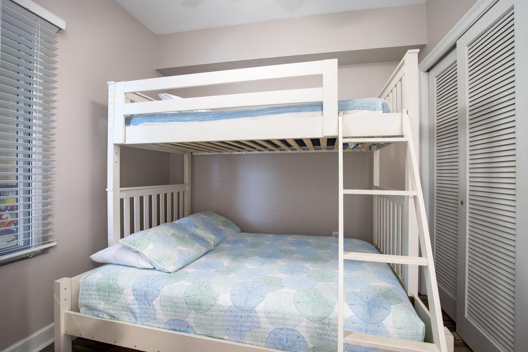 STERLING SHORES - Residential