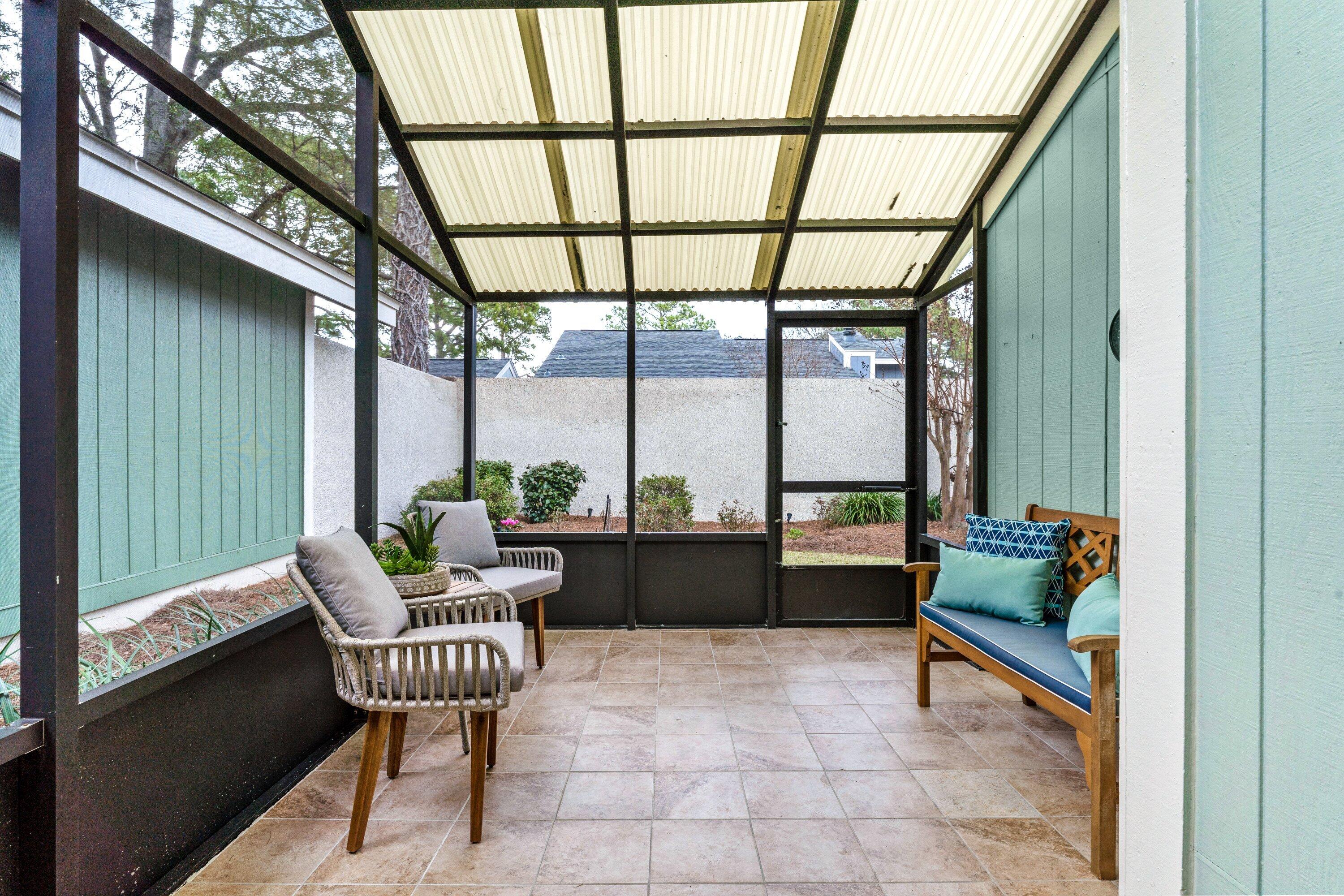 LINKSIDE VILLAGE UNIT 1 - Residential