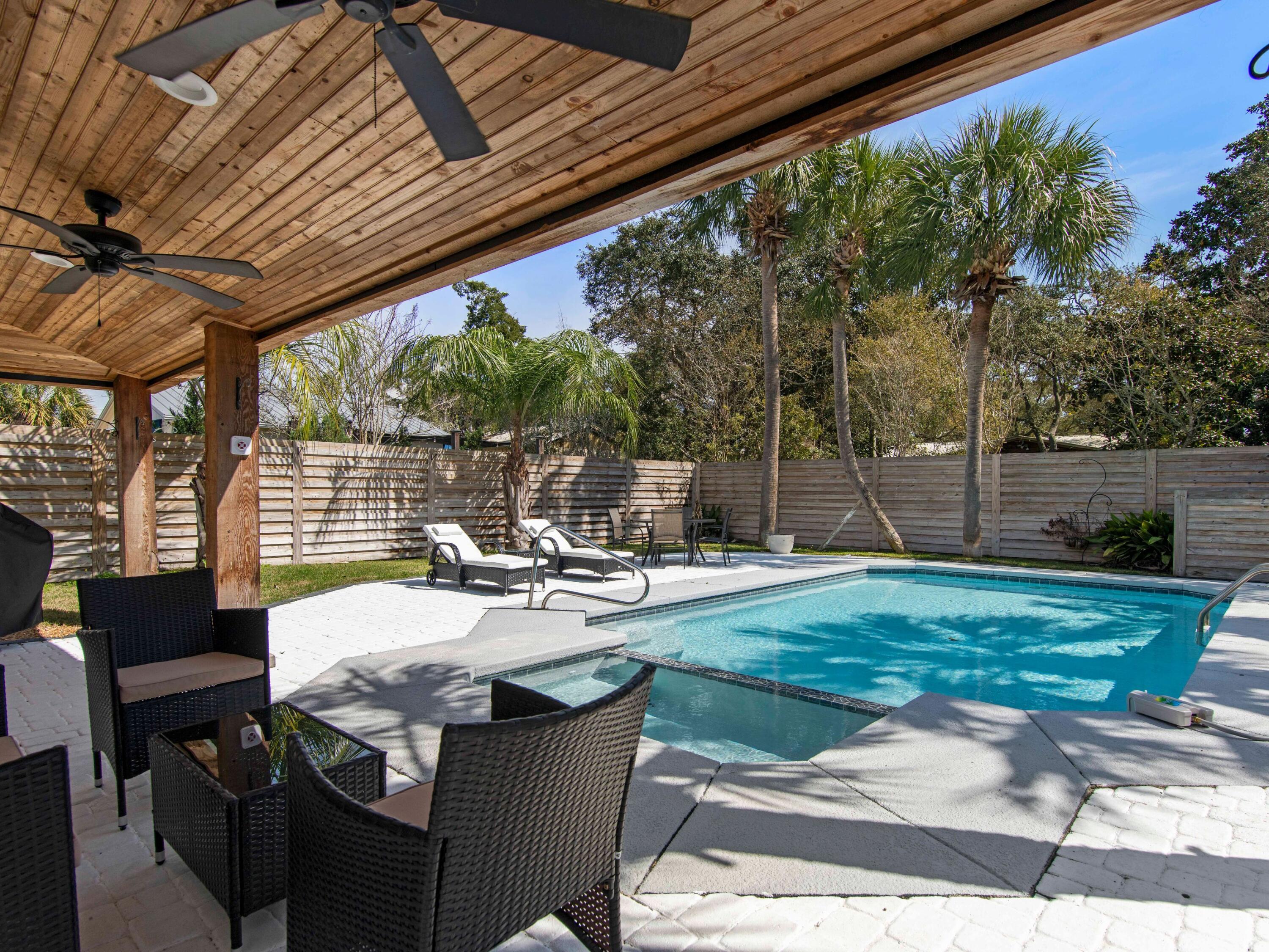 CRYSTAL BEACH - Residential