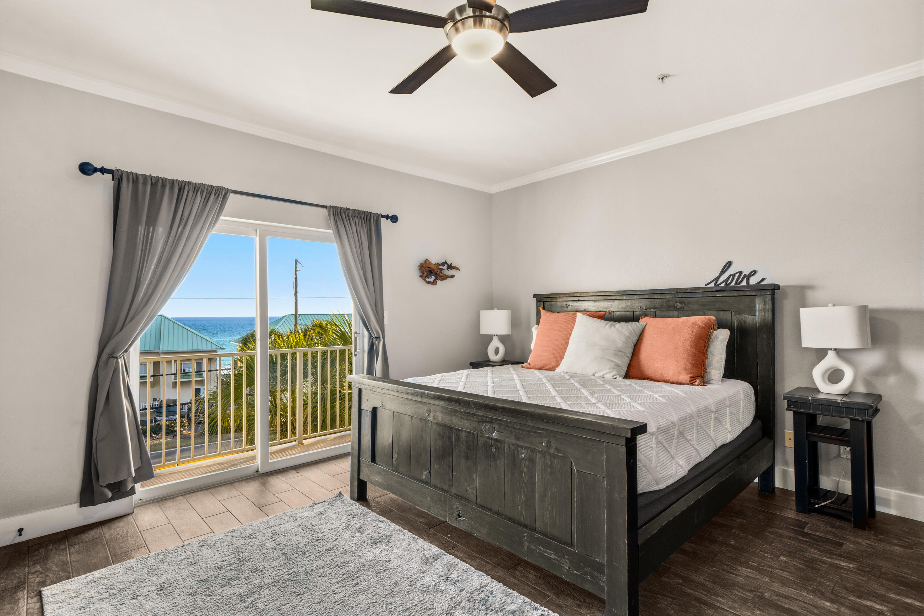 Royal Seaesta - Residential