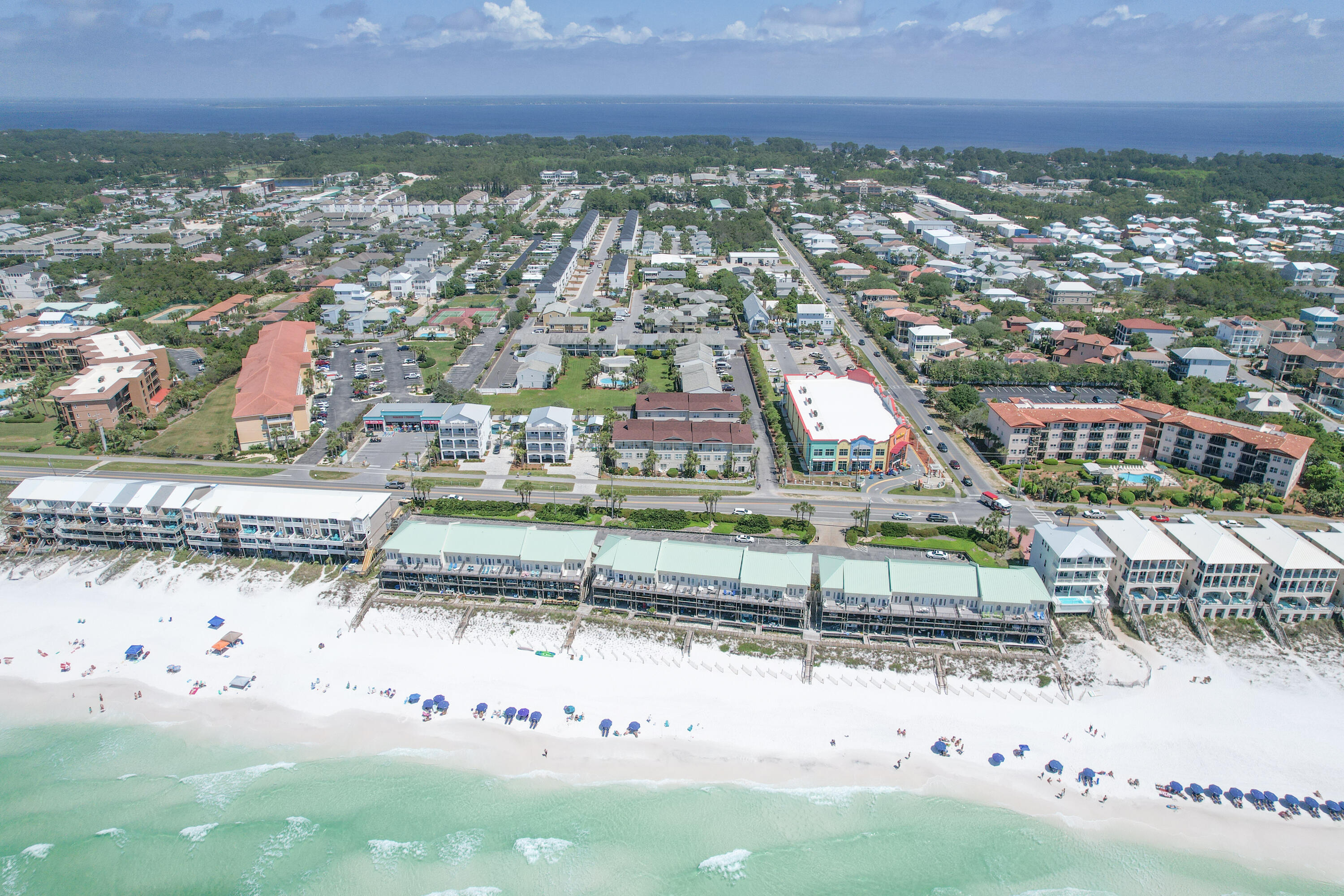 Royal Seaesta - Residential