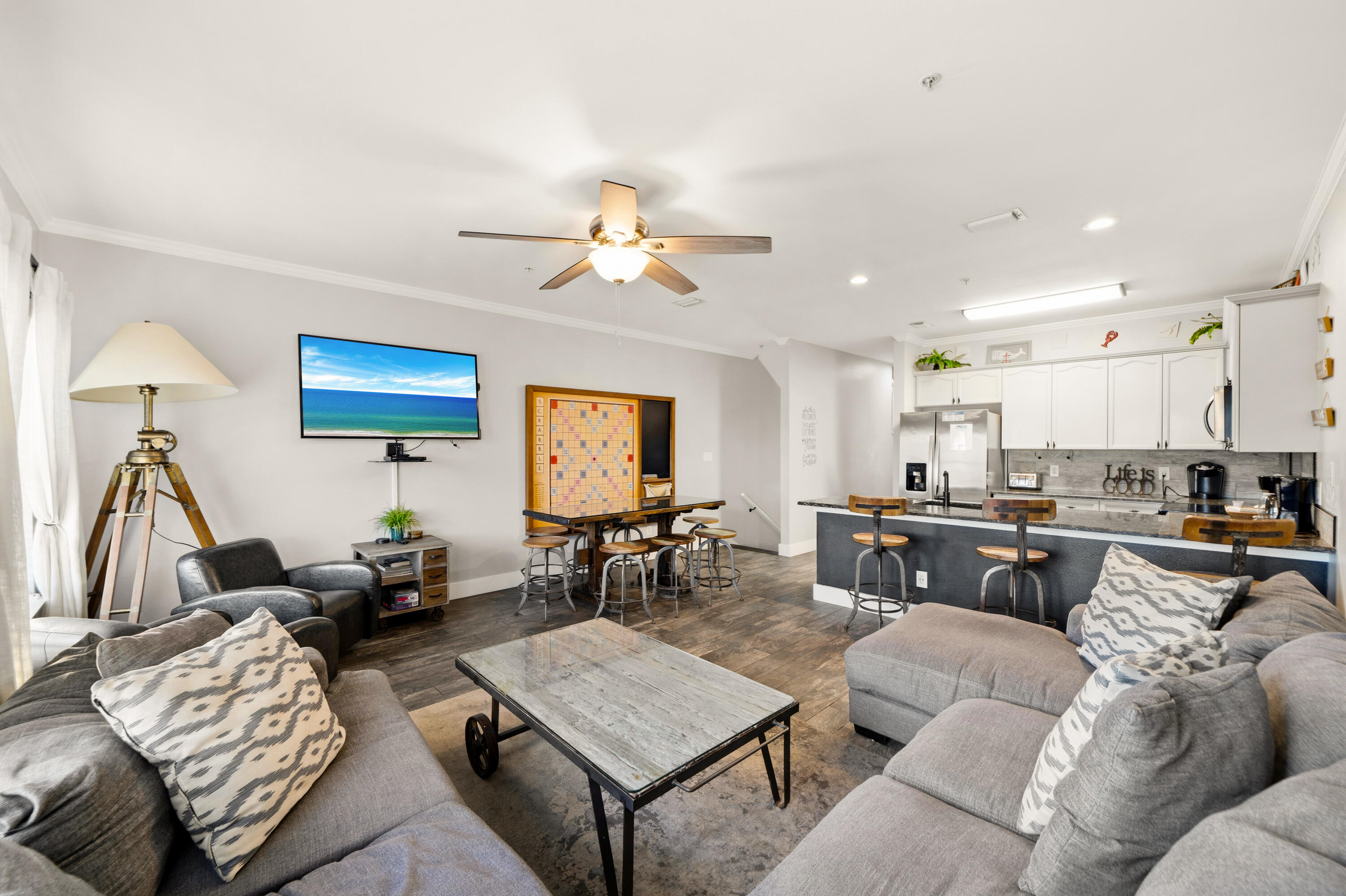 Royal Seaesta - Residential