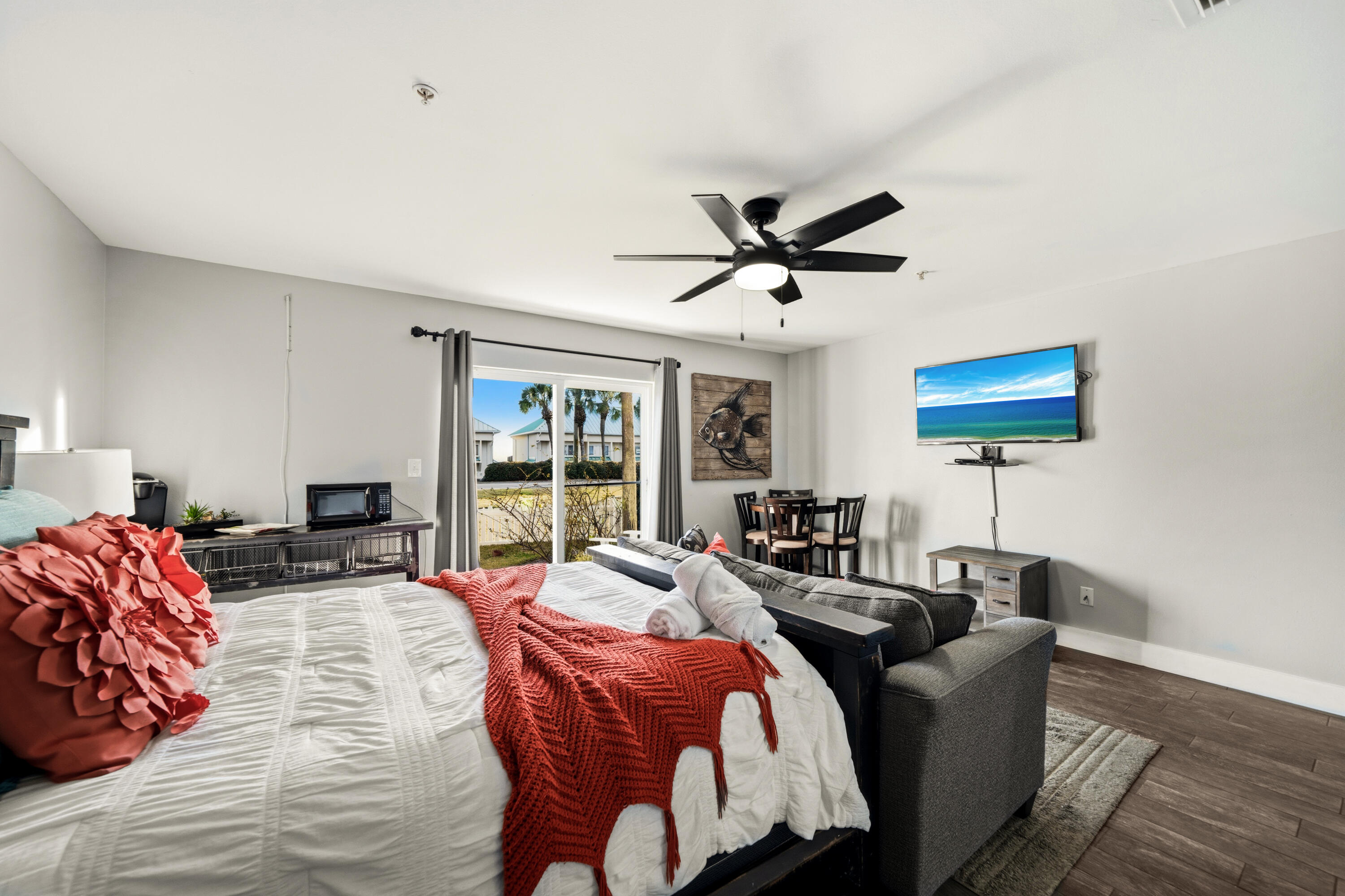 Royal Seaesta - Residential