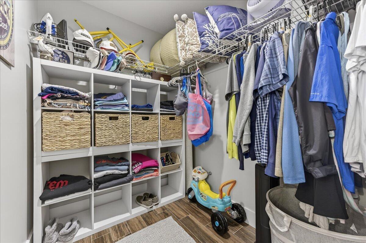 TREASURE ISLAND - Residential