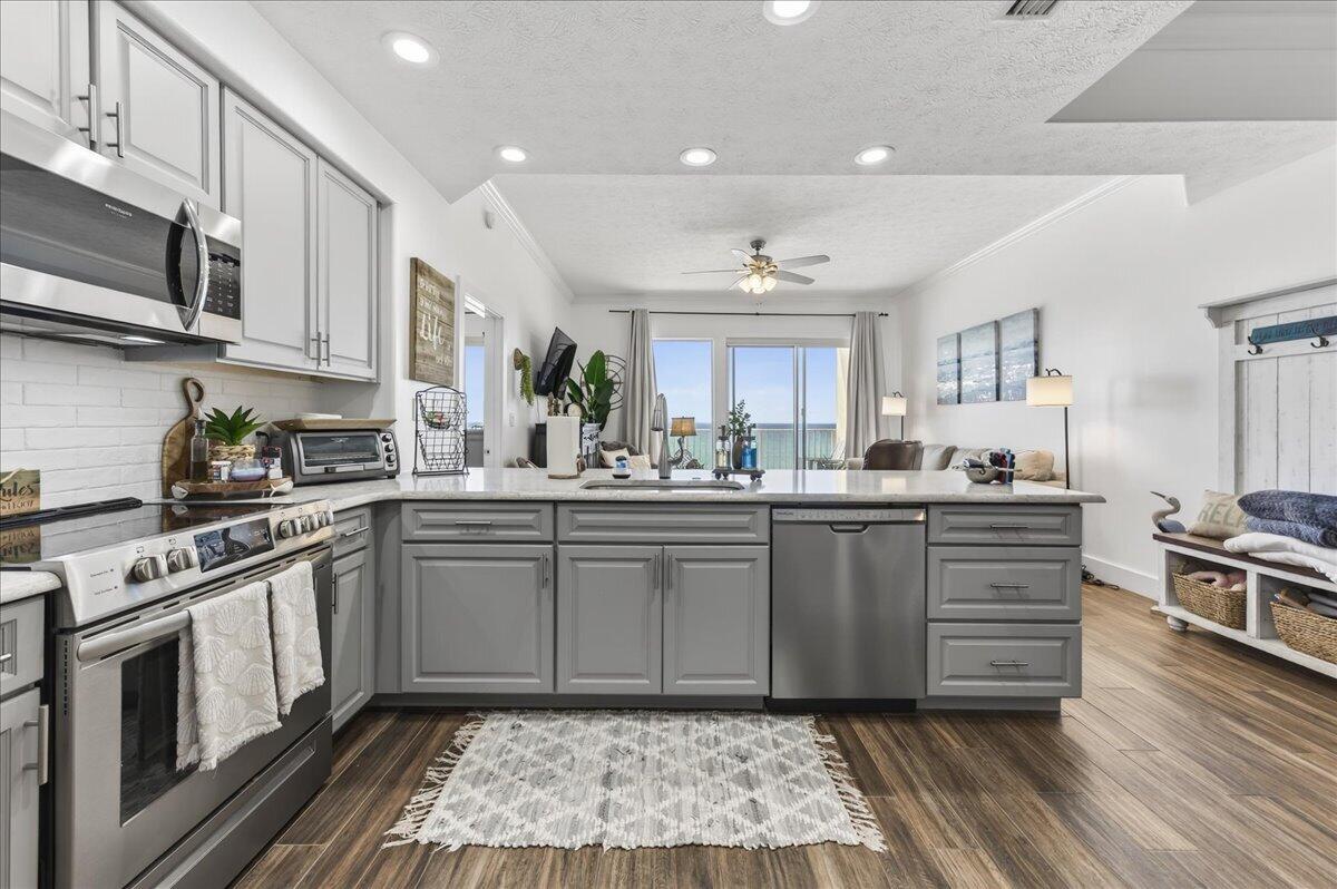 TREASURE ISLAND - Residential