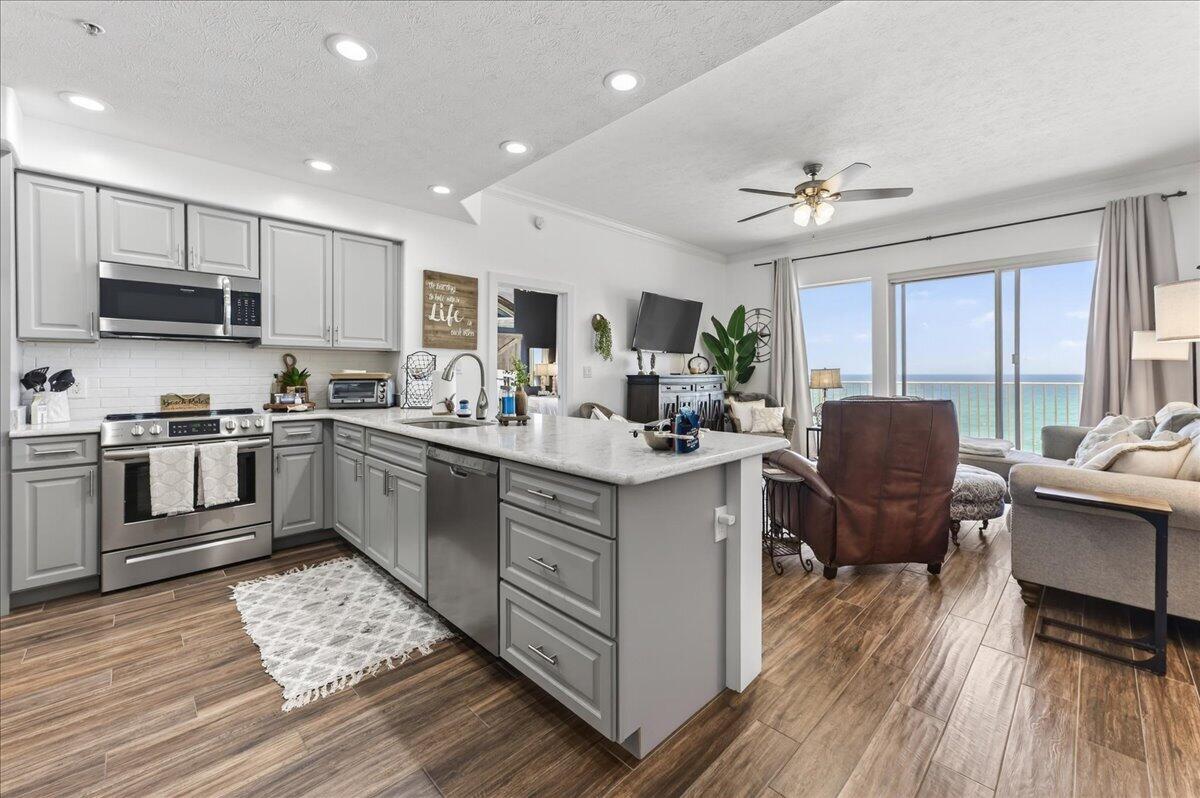 TREASURE ISLAND - Residential