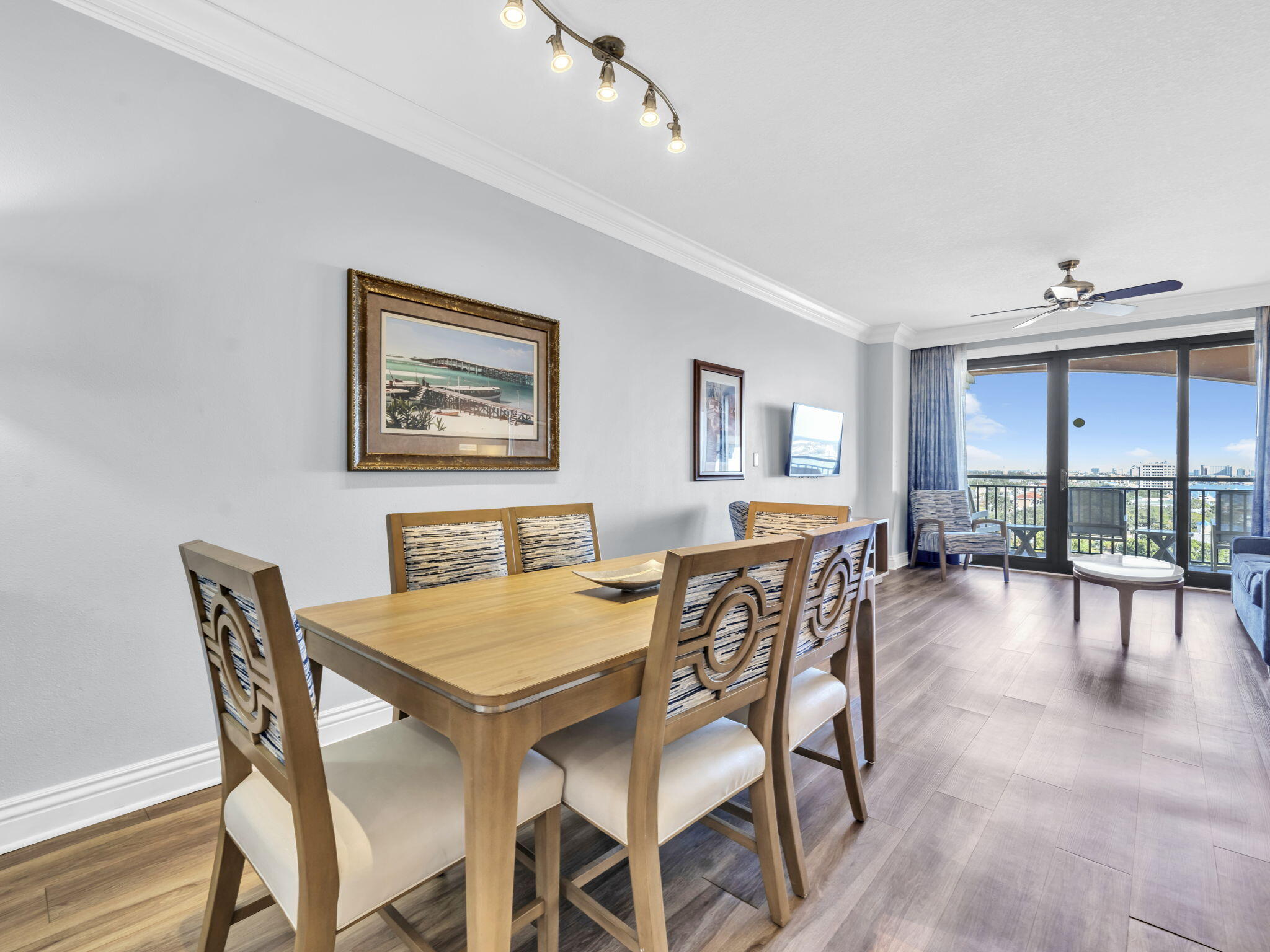 EMERALD GRANDE - Residential