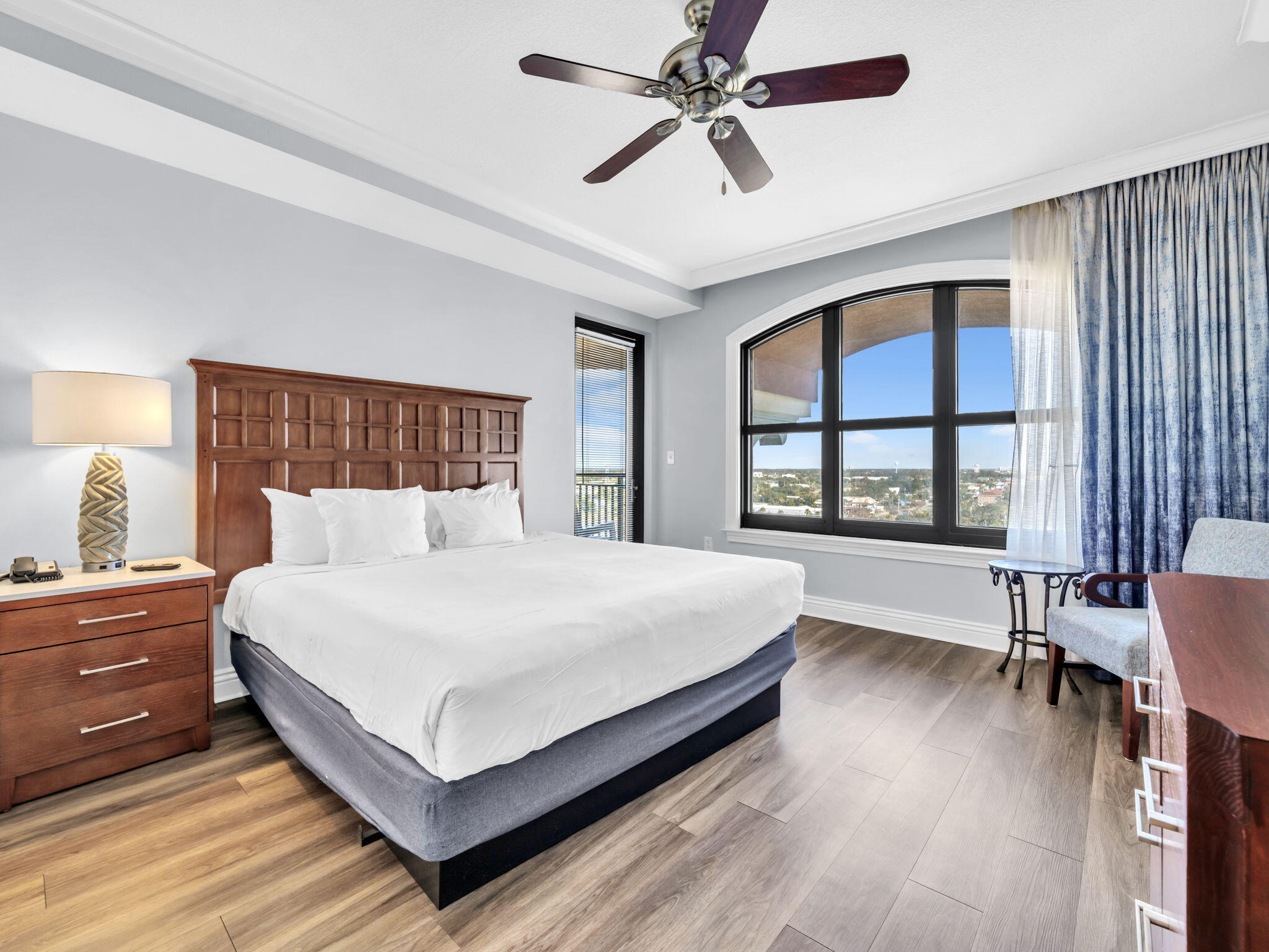 EMERALD GRANDE - Residential