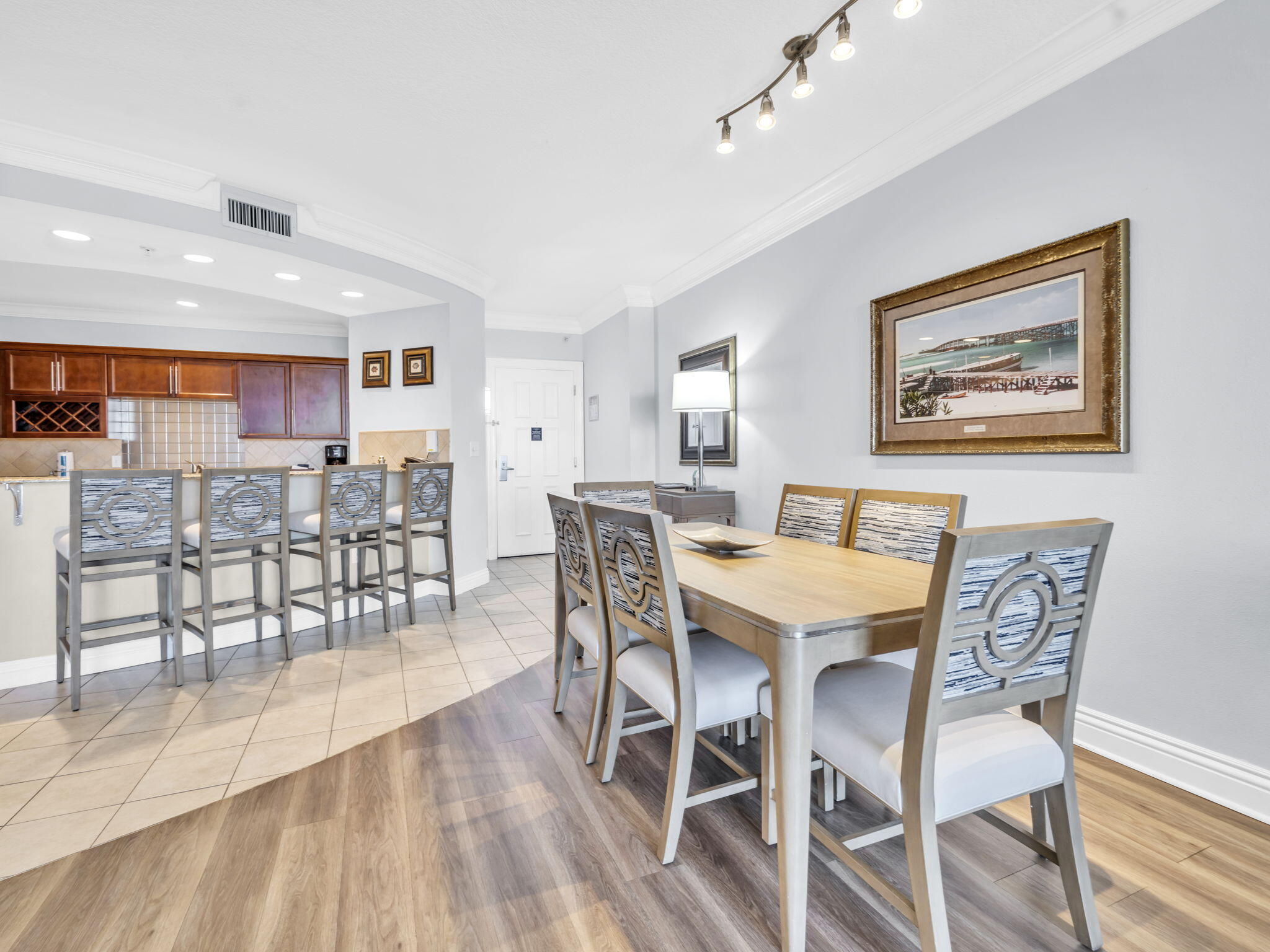 EMERALD GRANDE - Residential