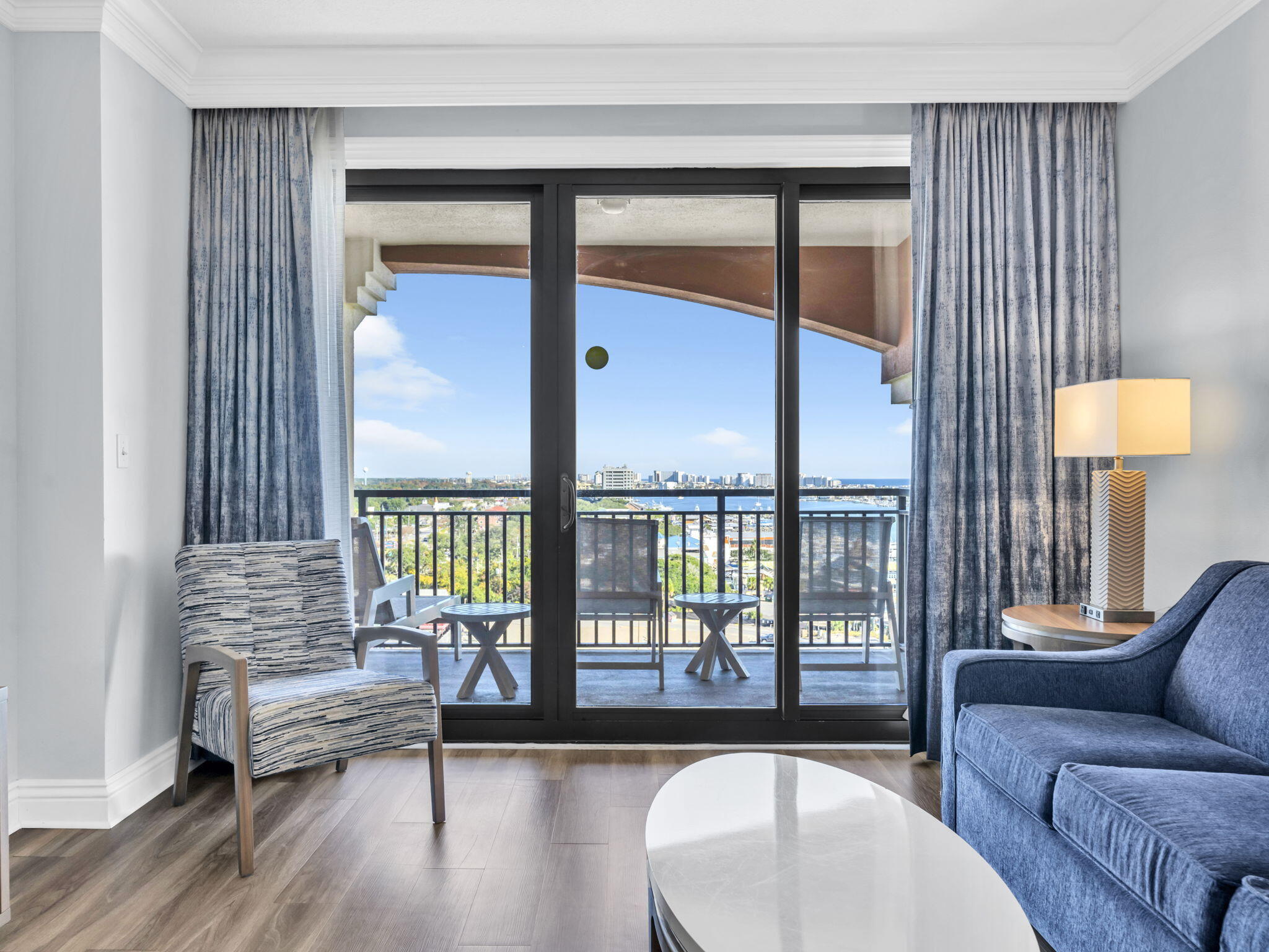 EMERALD GRANDE - Residential