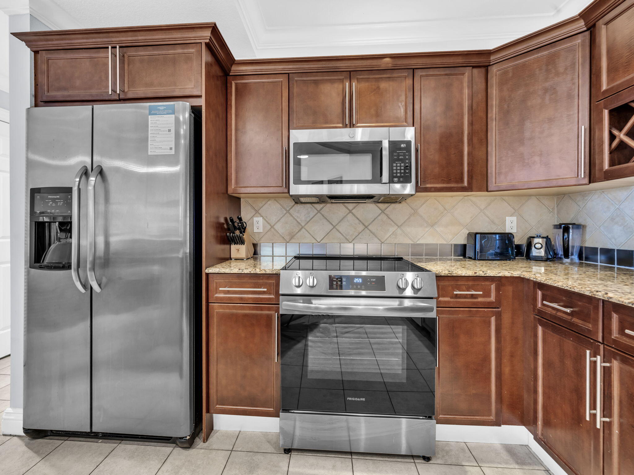 EMERALD GRANDE - Residential