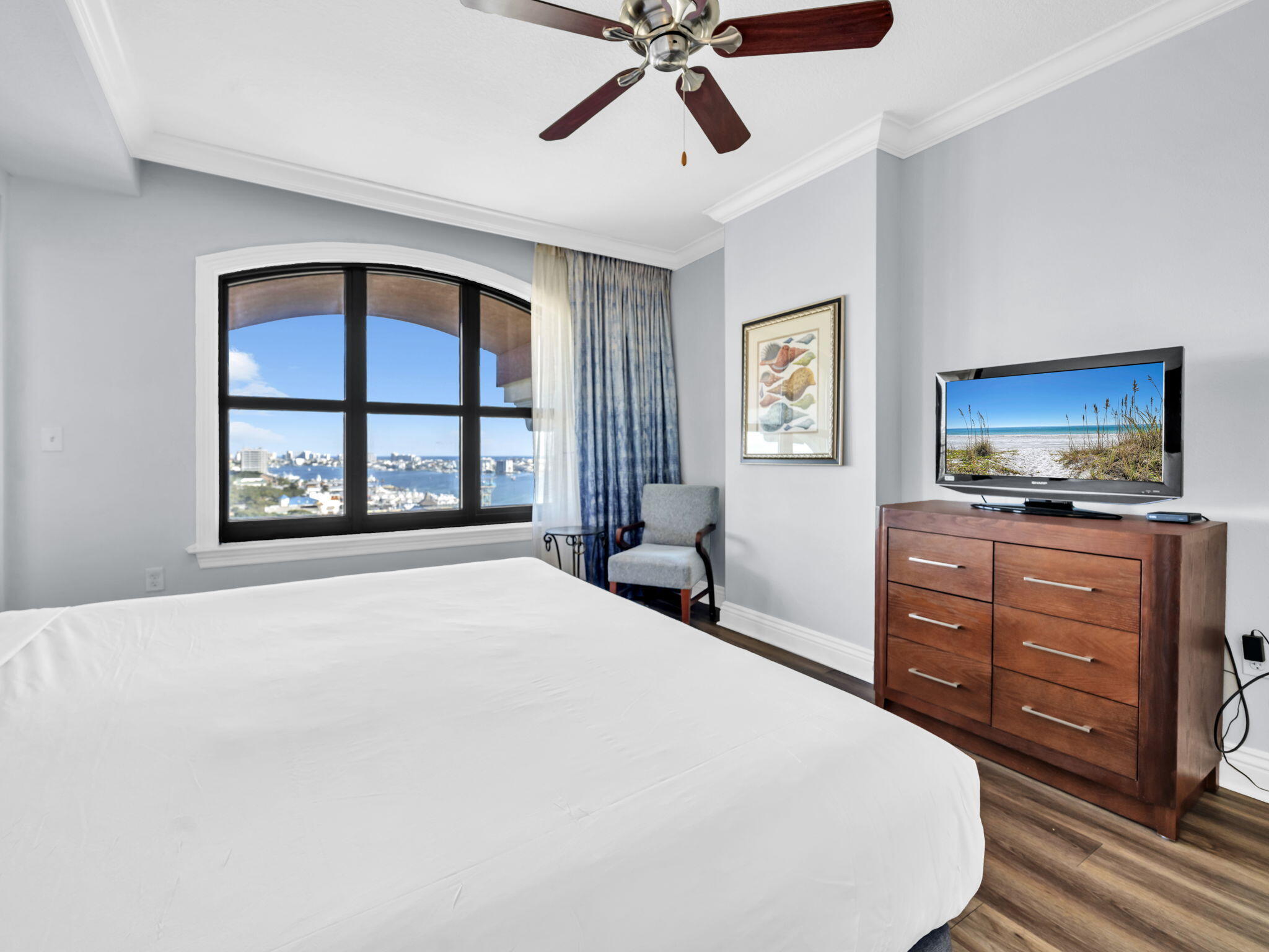 EMERALD GRANDE - Residential