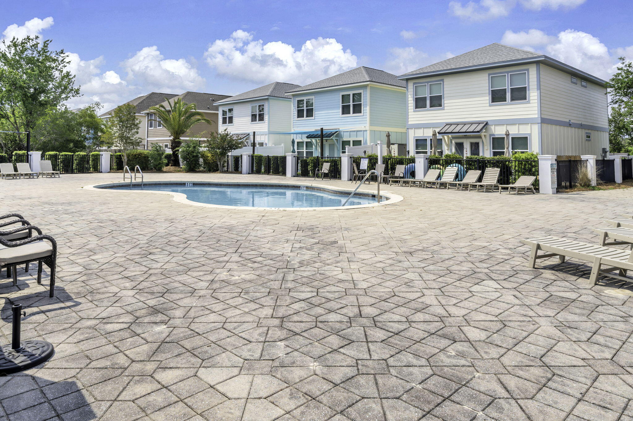 HARRISON'S WALK - Residential