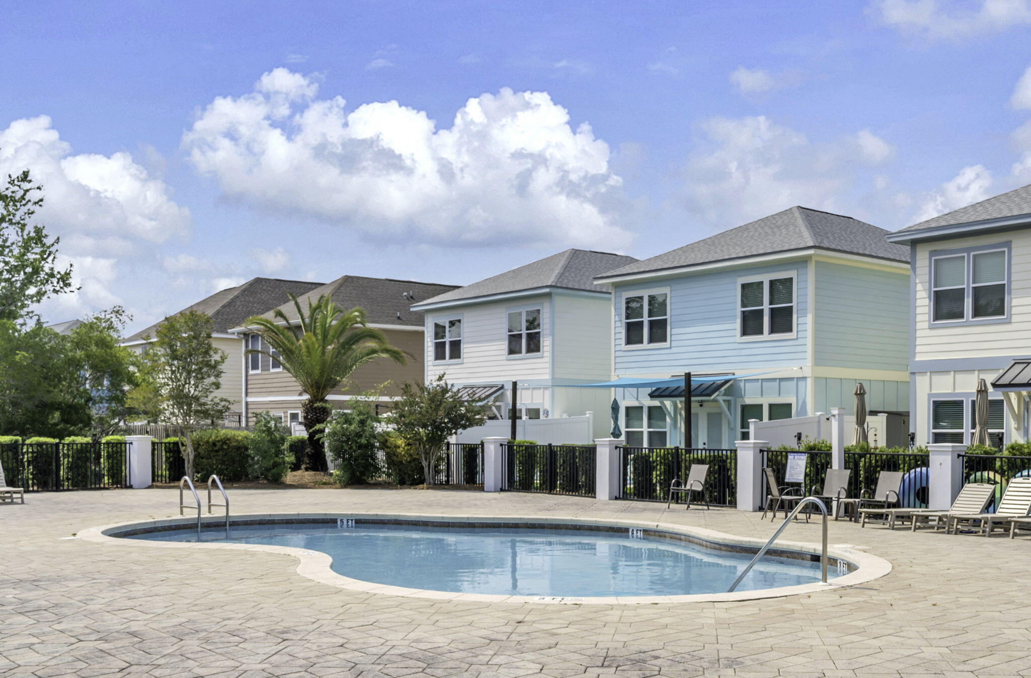 HARRISON'S WALK - Residential