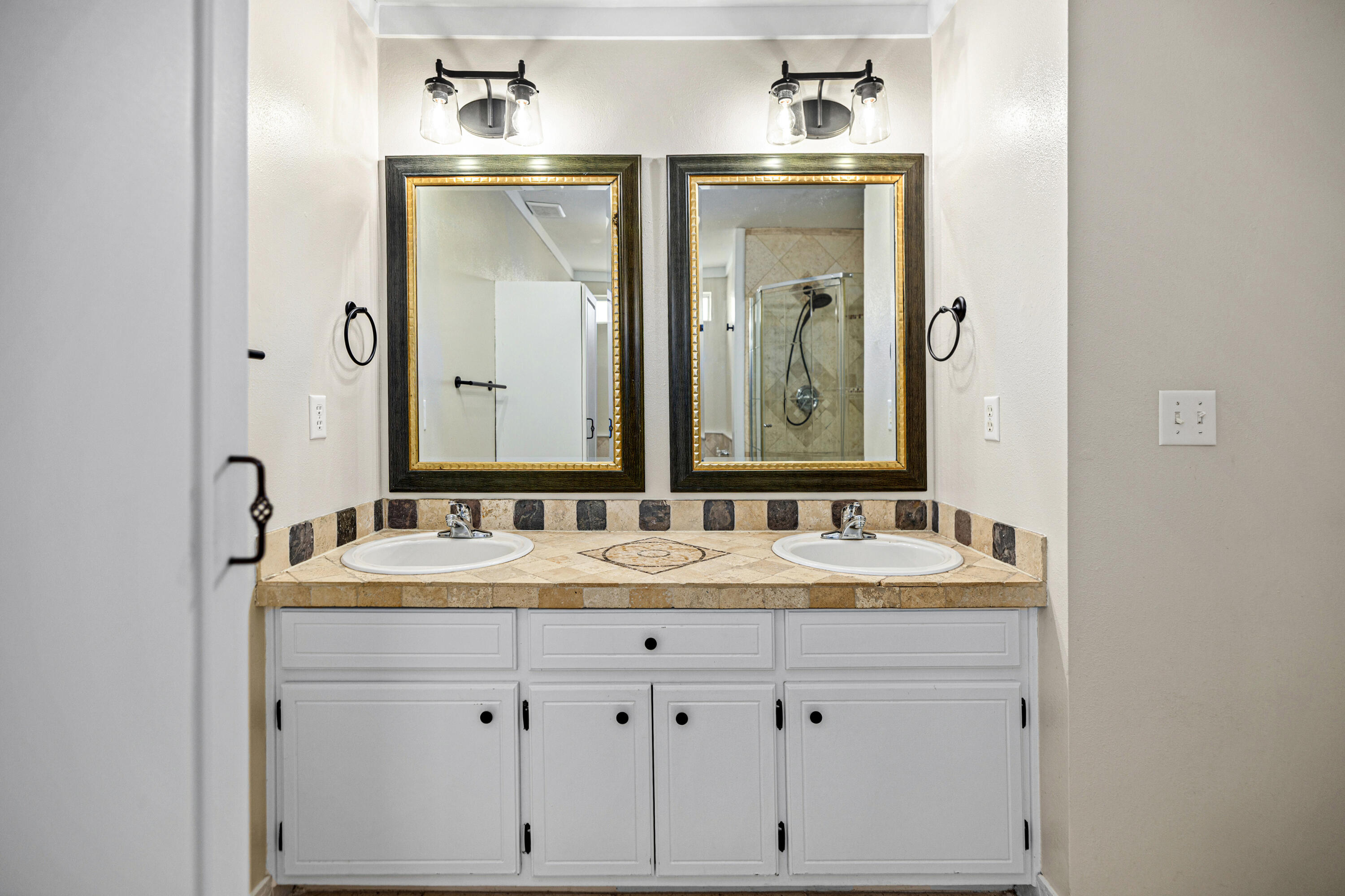 SCRANTON ESTATES - Residential