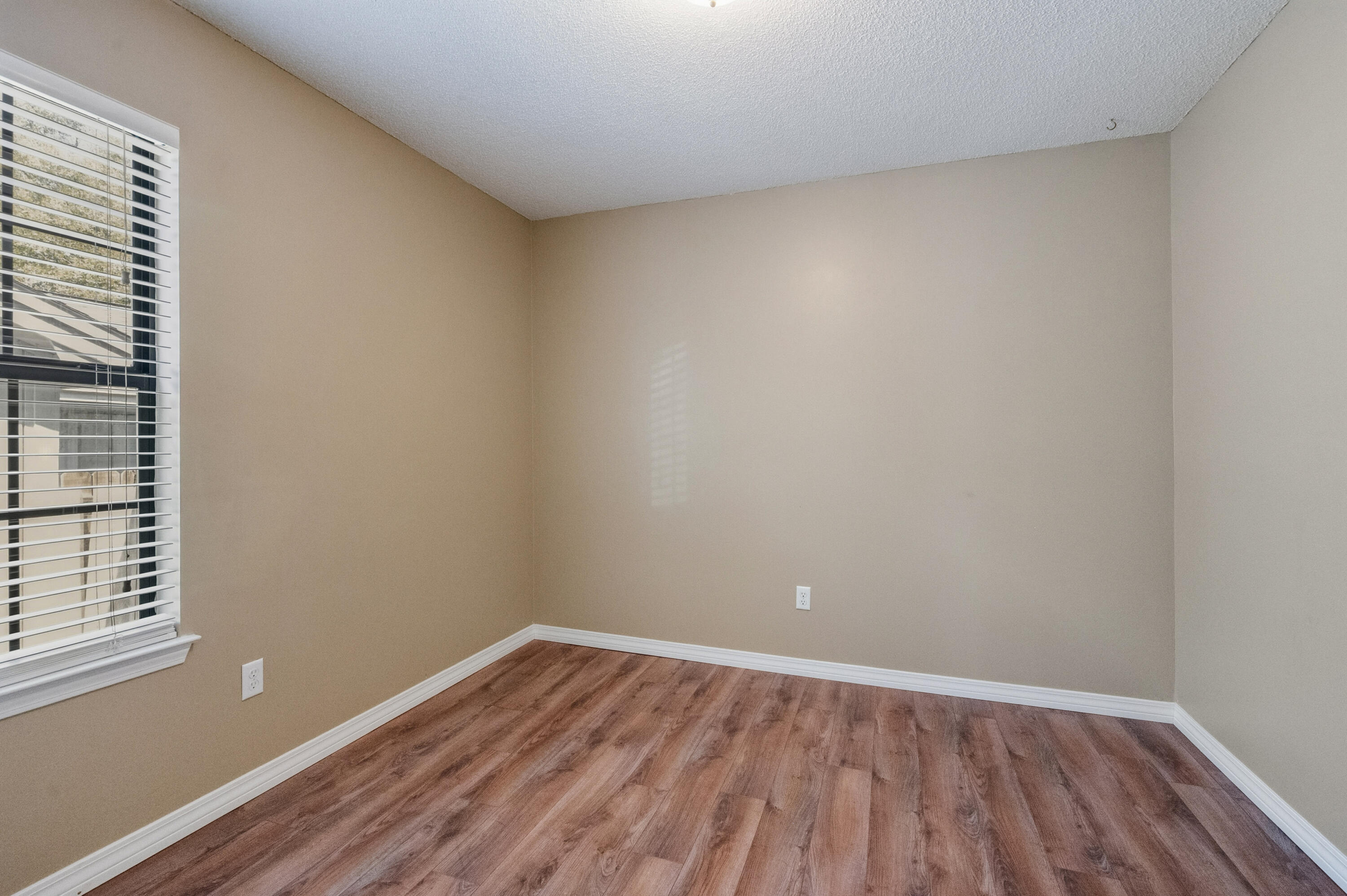 VALPARAISO PINECREST 3 - Residential