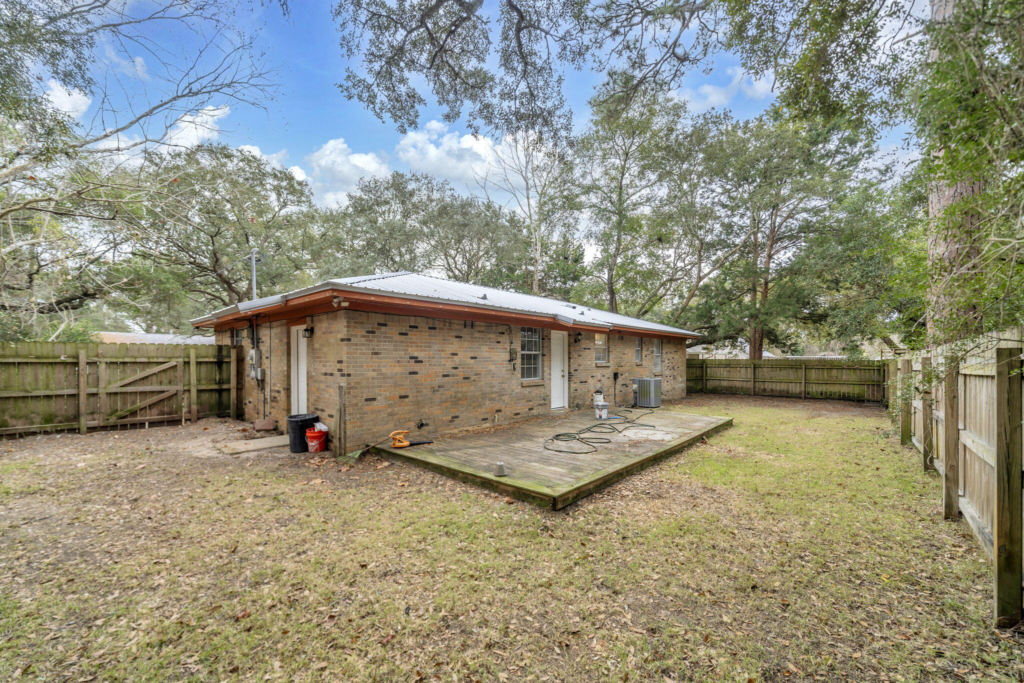 1020 PINETREE RD - Residential Lease