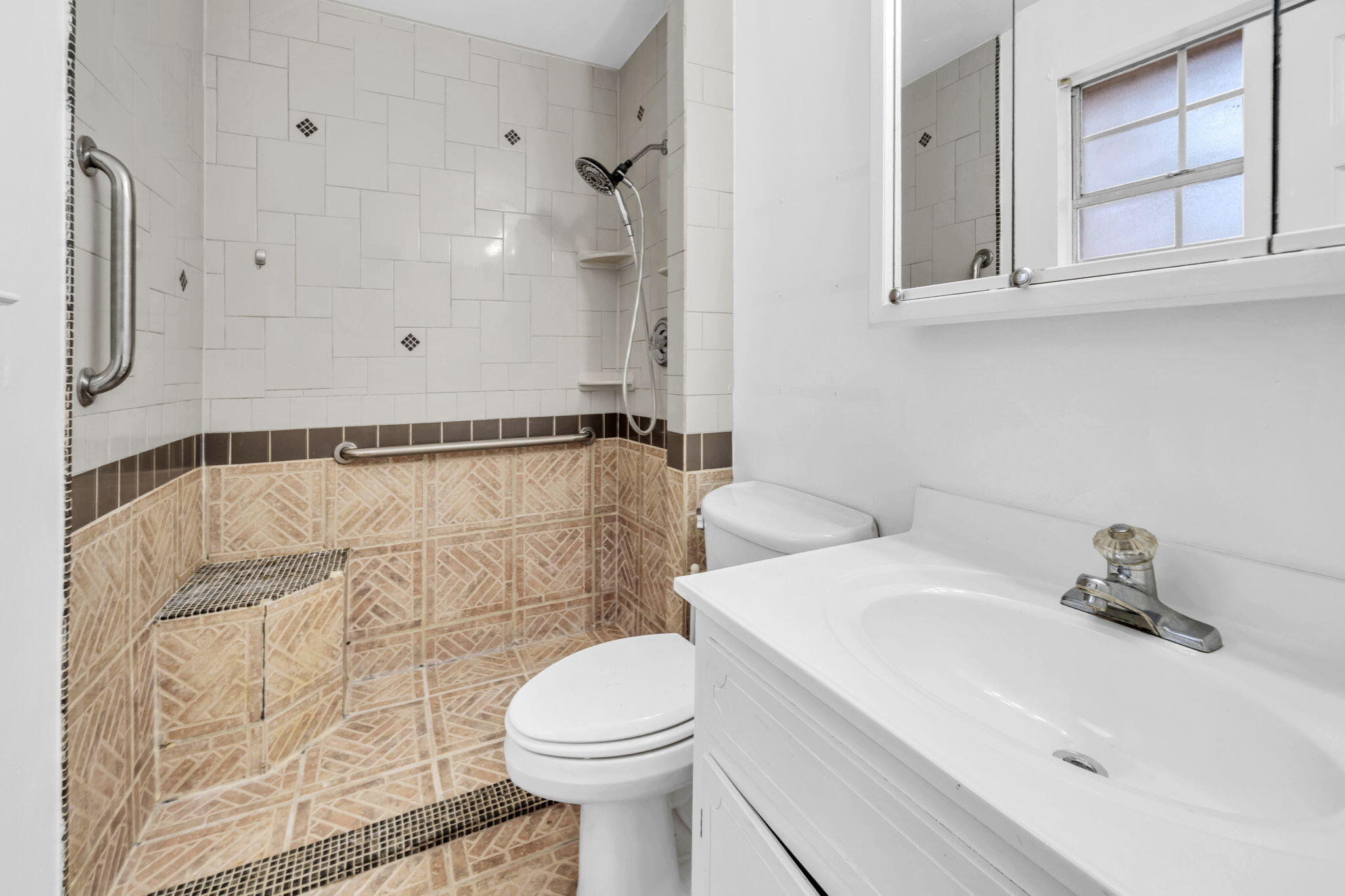 1020 PINETREE RD - Residential Lease