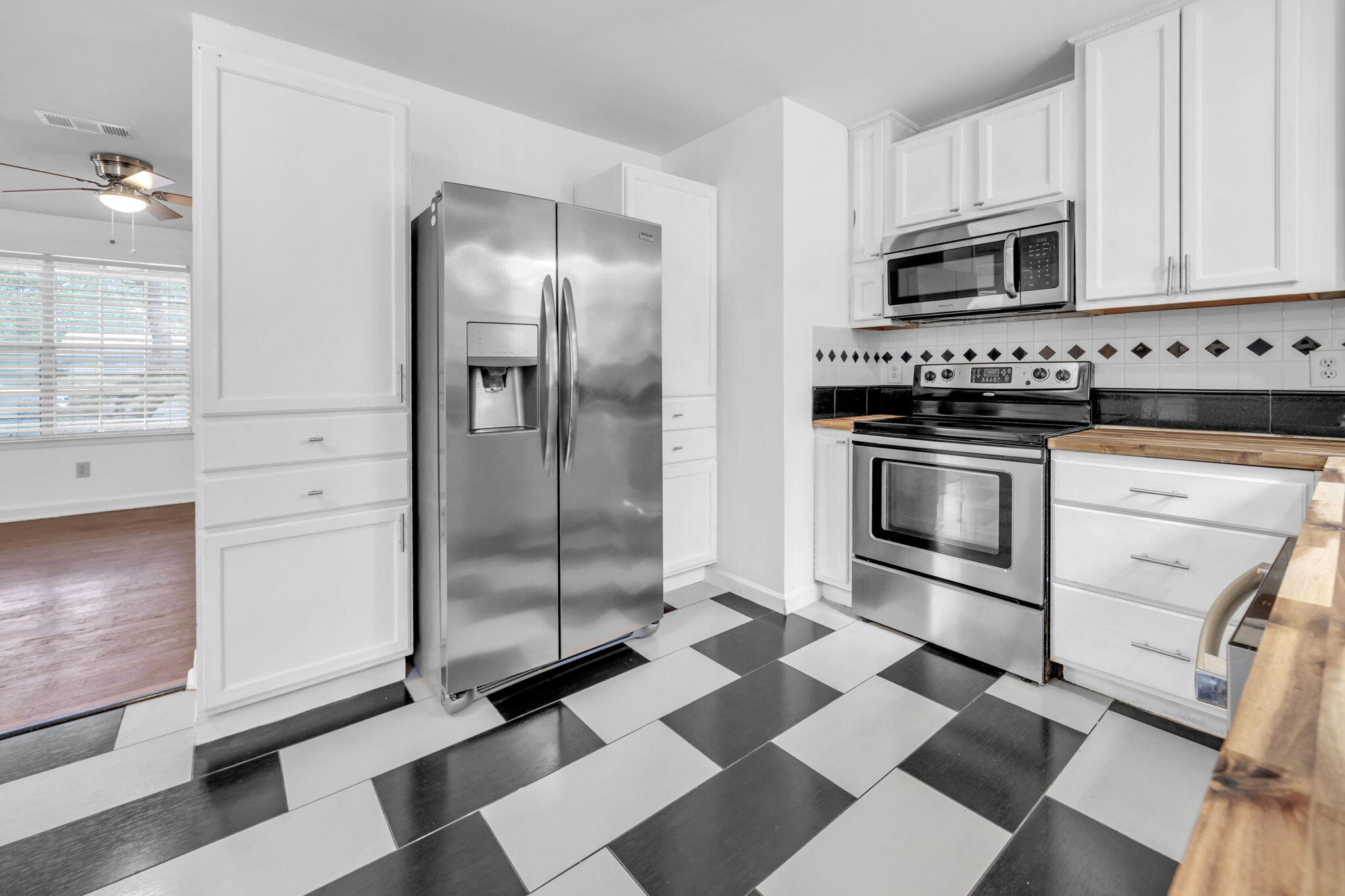 1020 PINETREE RD - Residential Lease