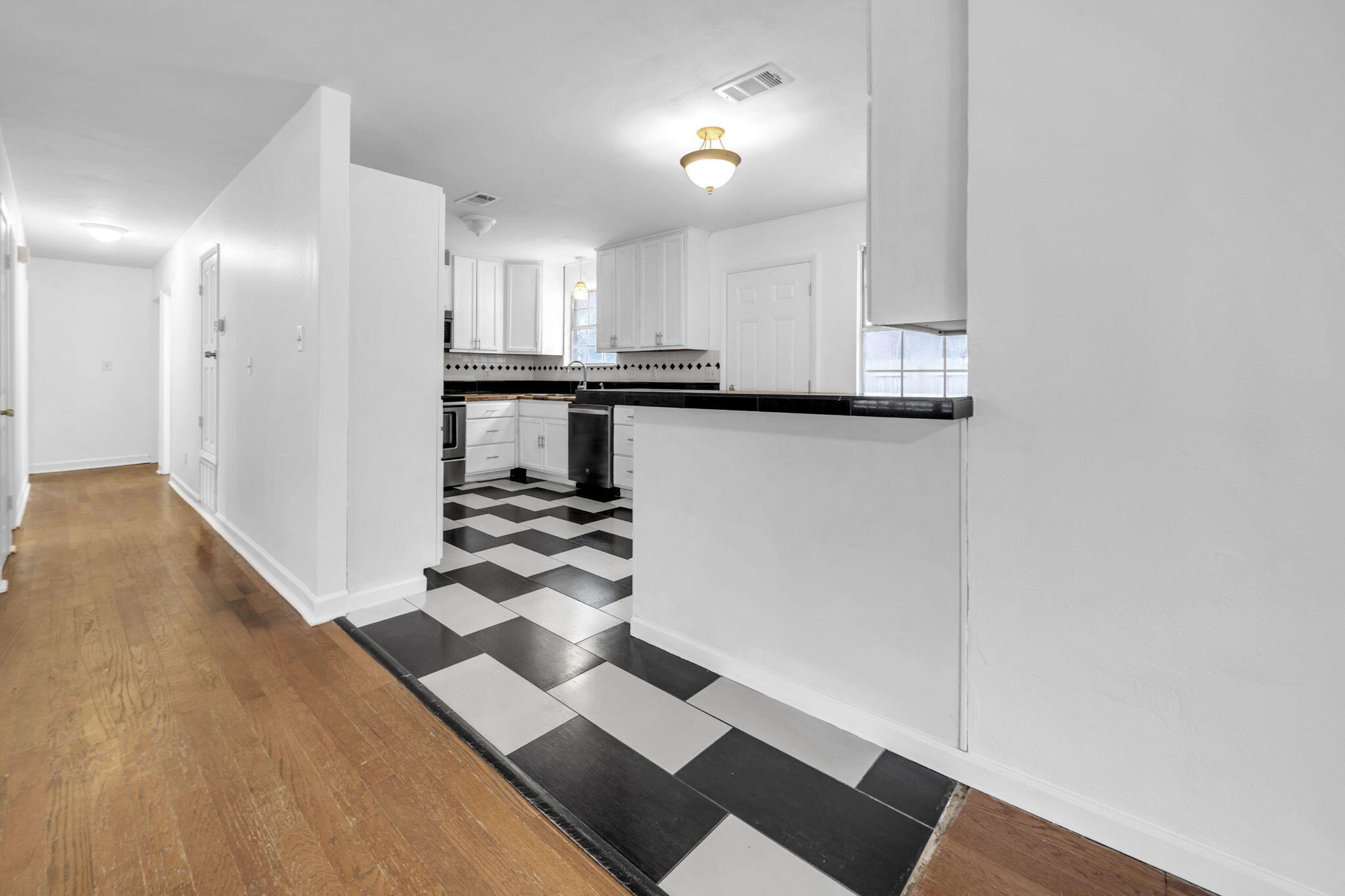 1020 PINETREE RD - Residential Lease