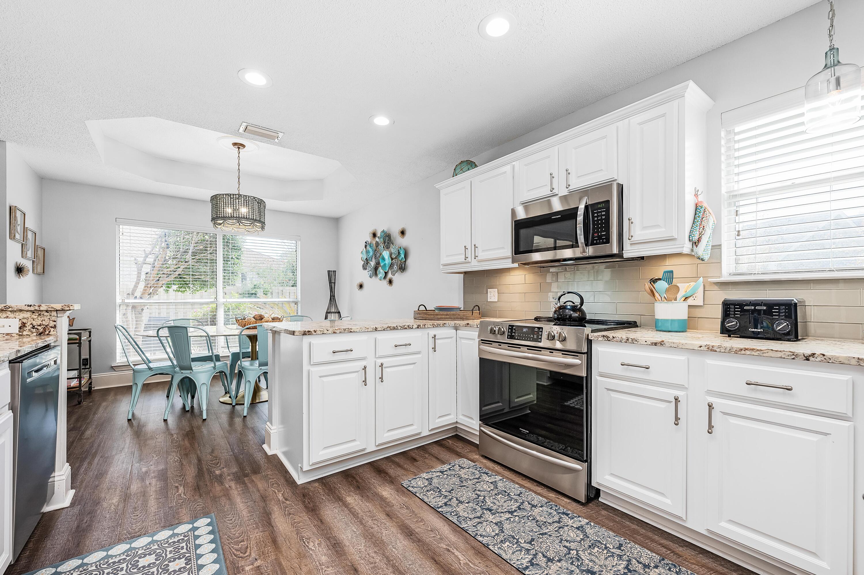 AVALON BEACH ESTATES - Residential