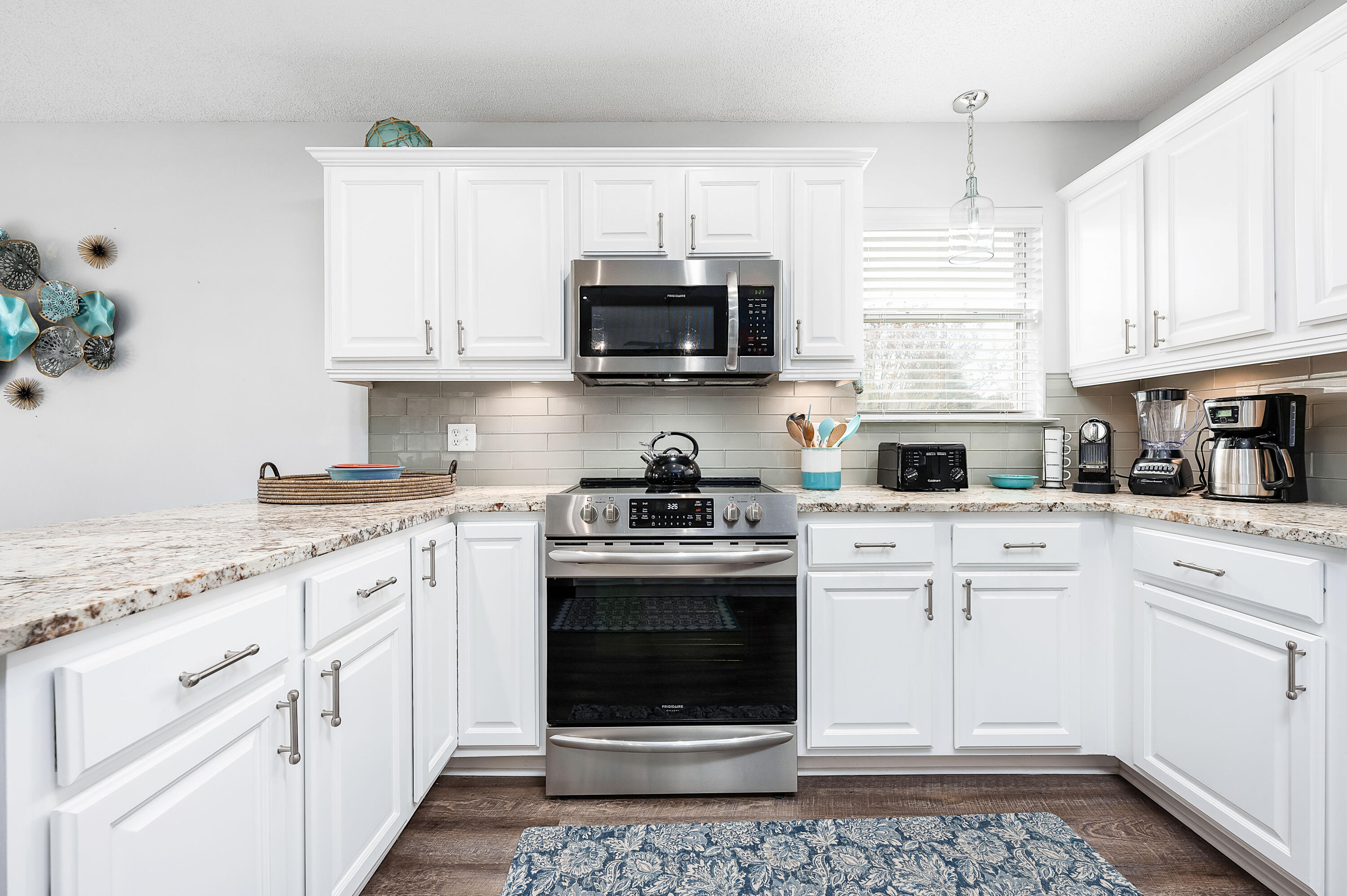 AVALON BEACH ESTATES - Residential