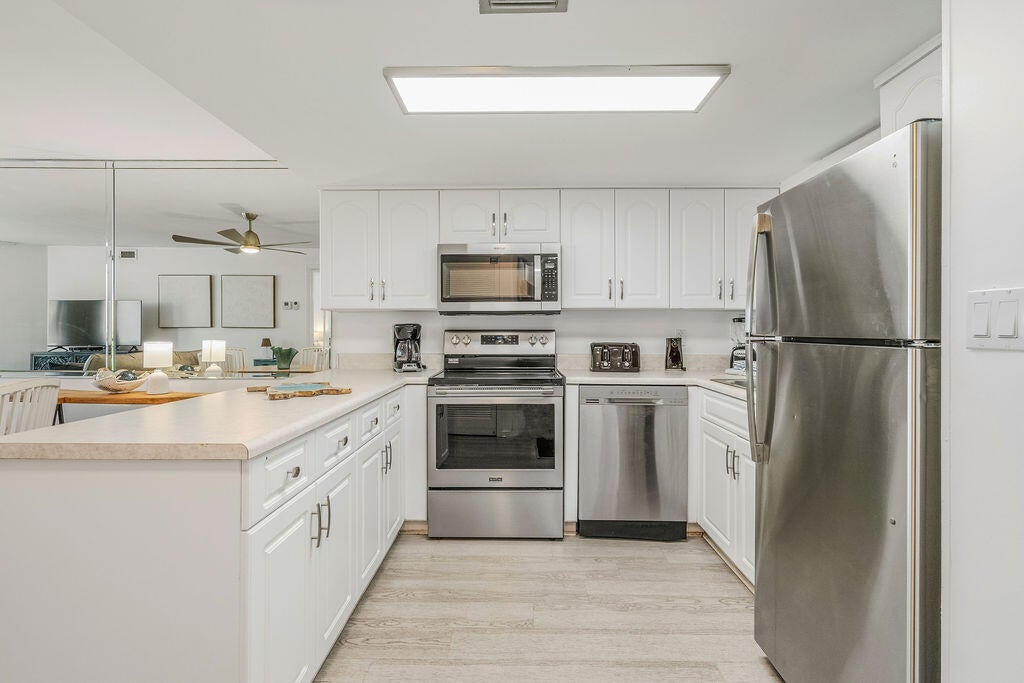 1040 E Highway 98, 716