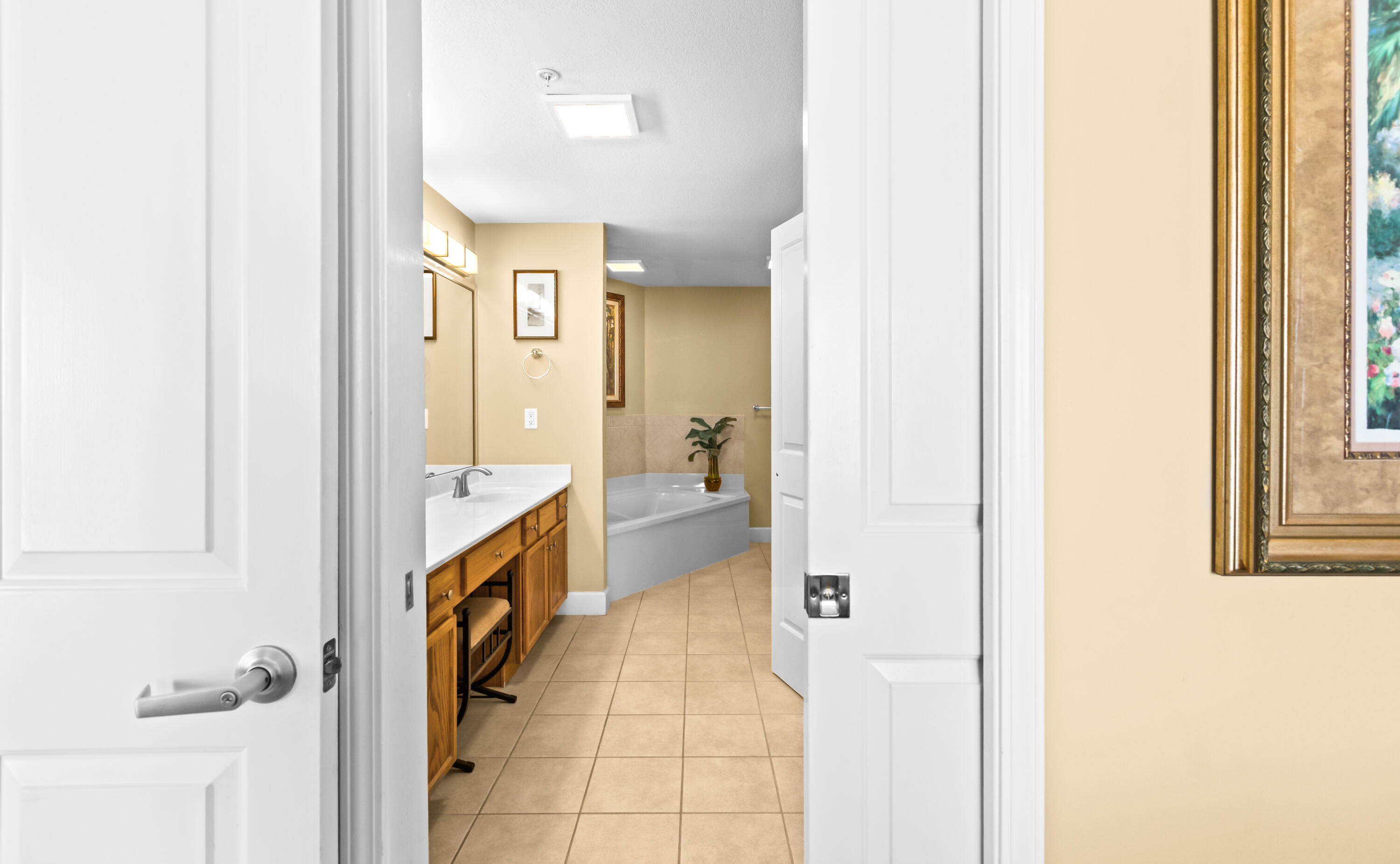 SOUTH BEACH CONDO - Residential