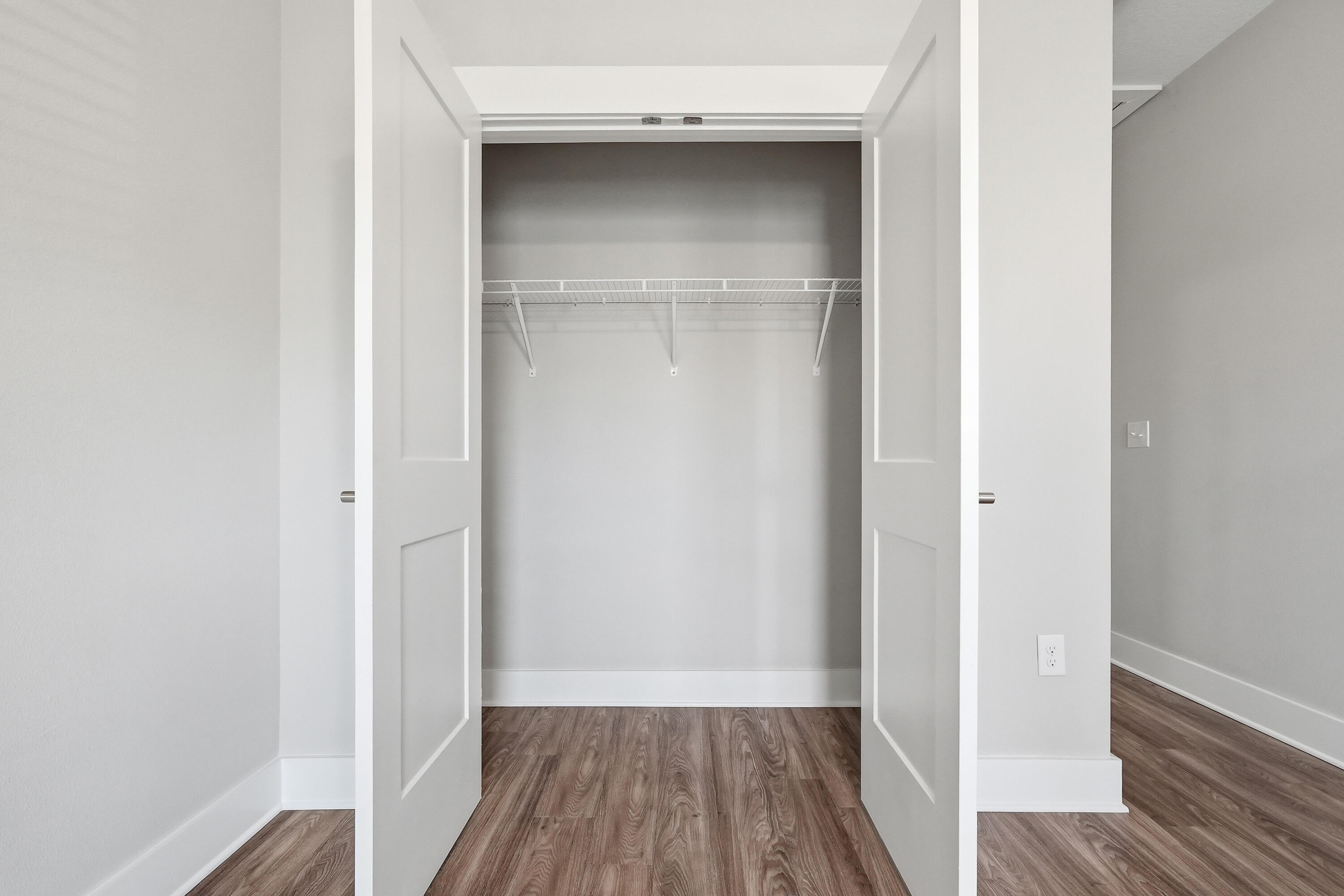 VERANDAS OF FREEPORT, THE - Residential Lease