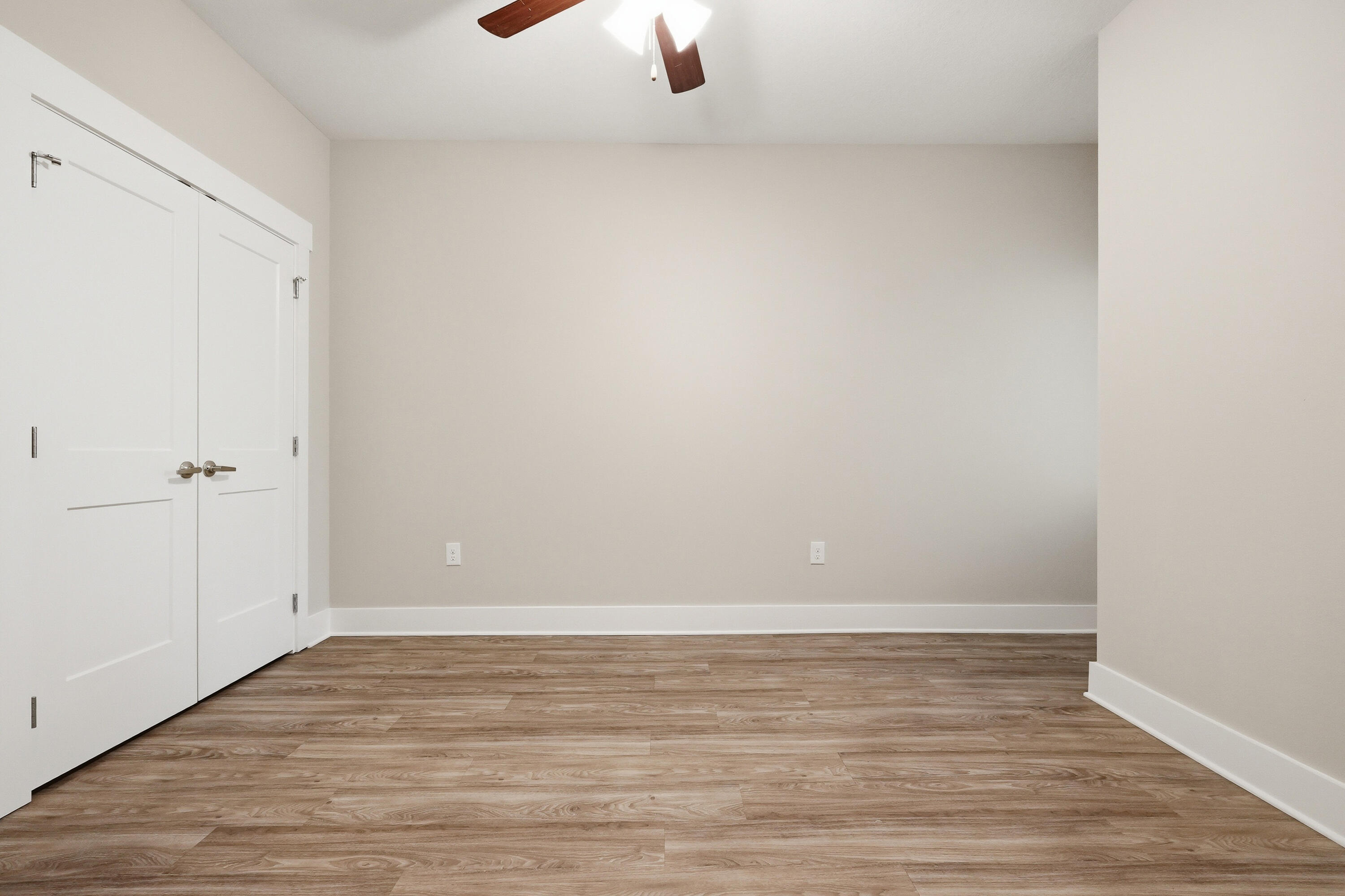 VERANDAS OF FREEPORT, THE - Residential Lease