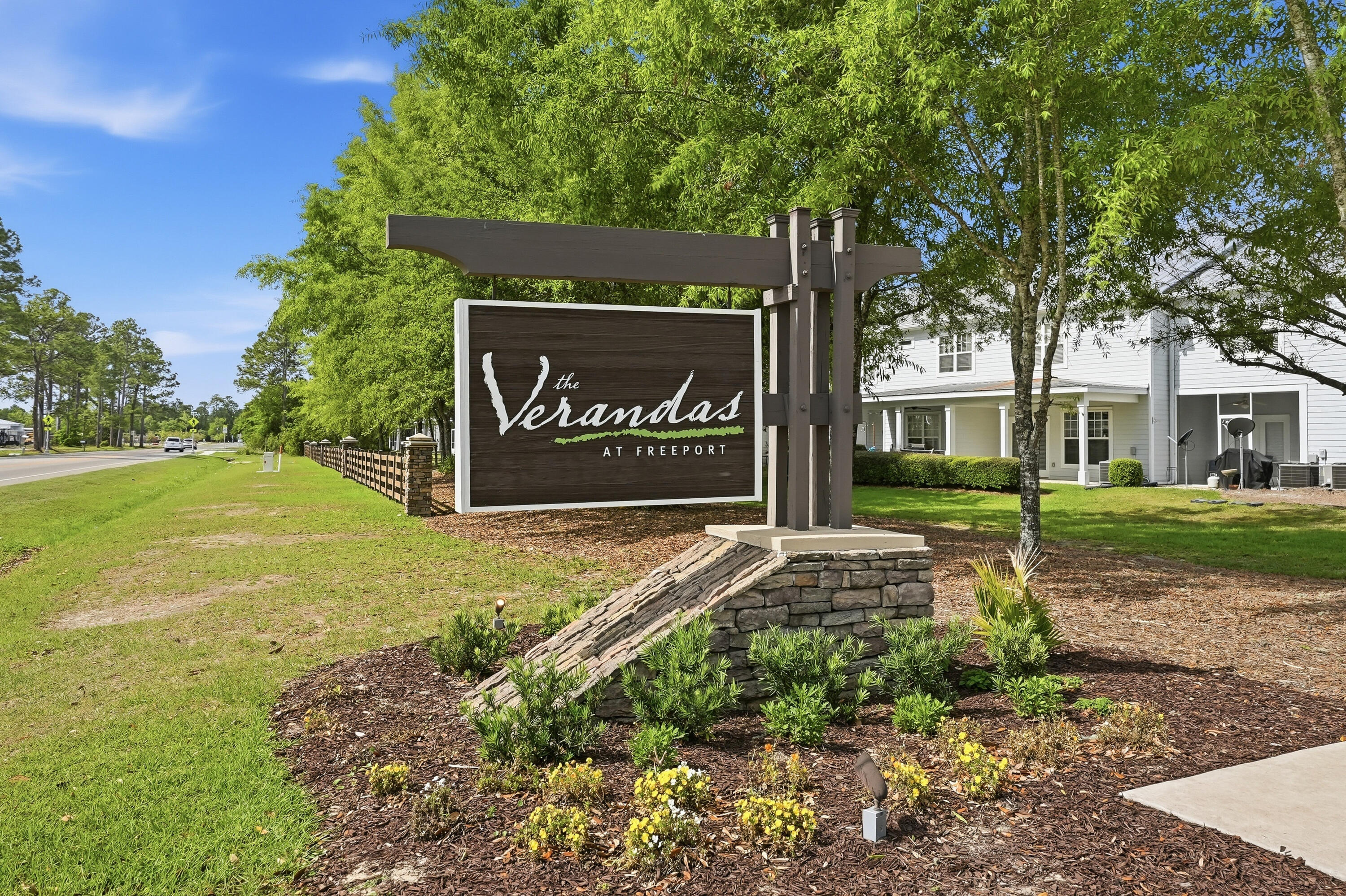 VERANDAS OF FREEPORT, THE - Residential Lease