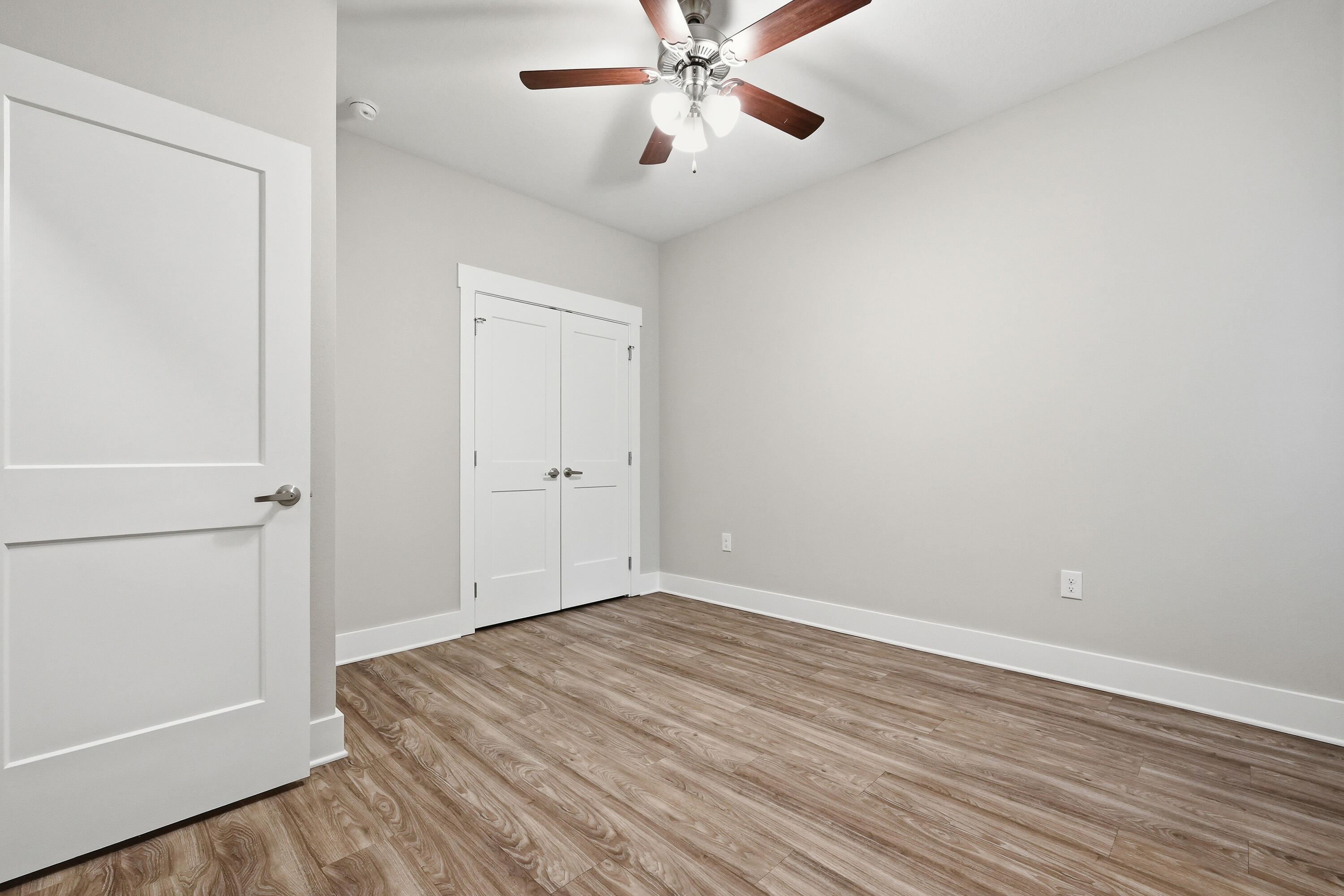 VERANDAS OF FREEPORT, THE - Residential Lease