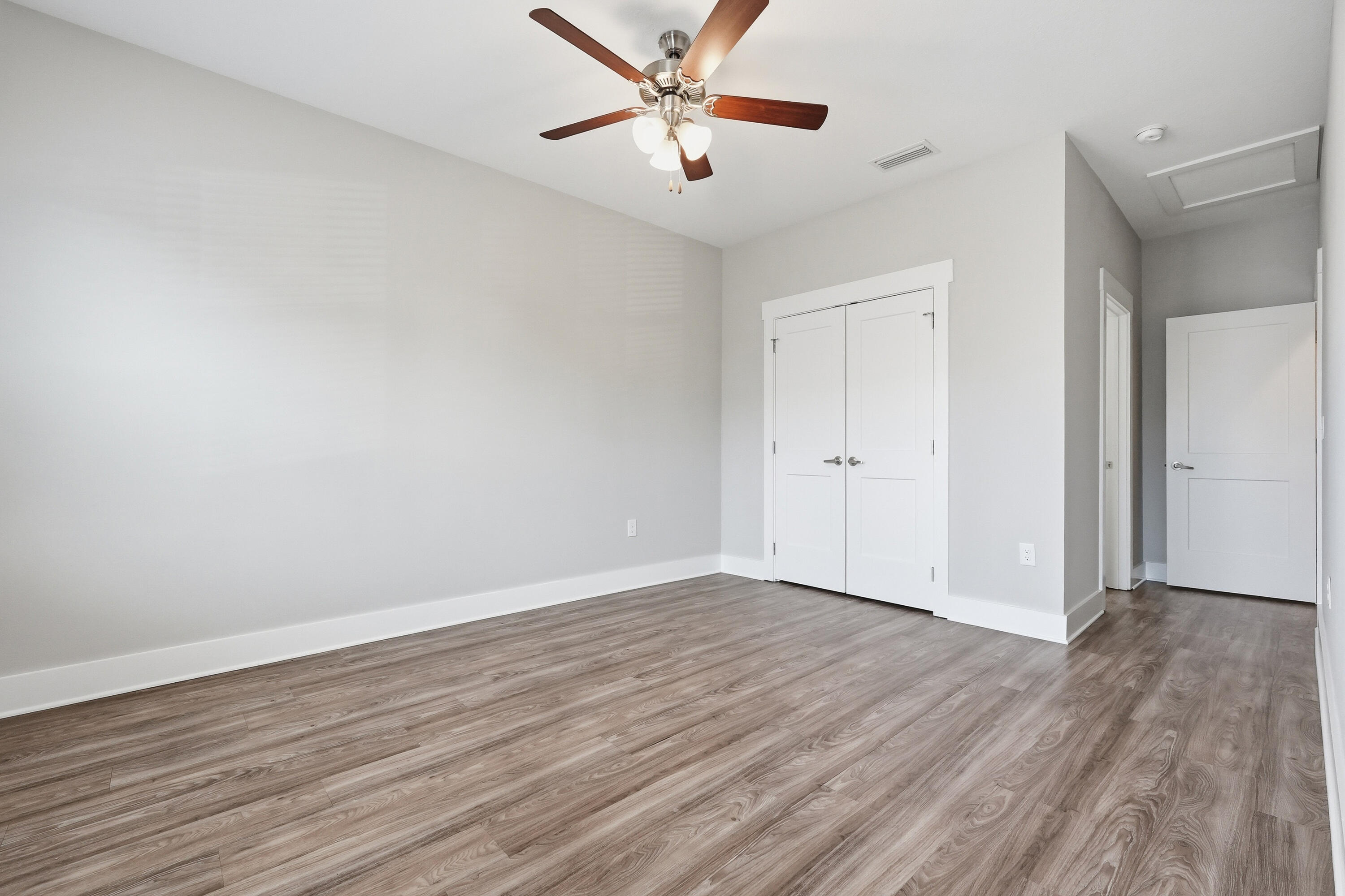 VERANDAS OF FREEPORT, THE - Residential Lease