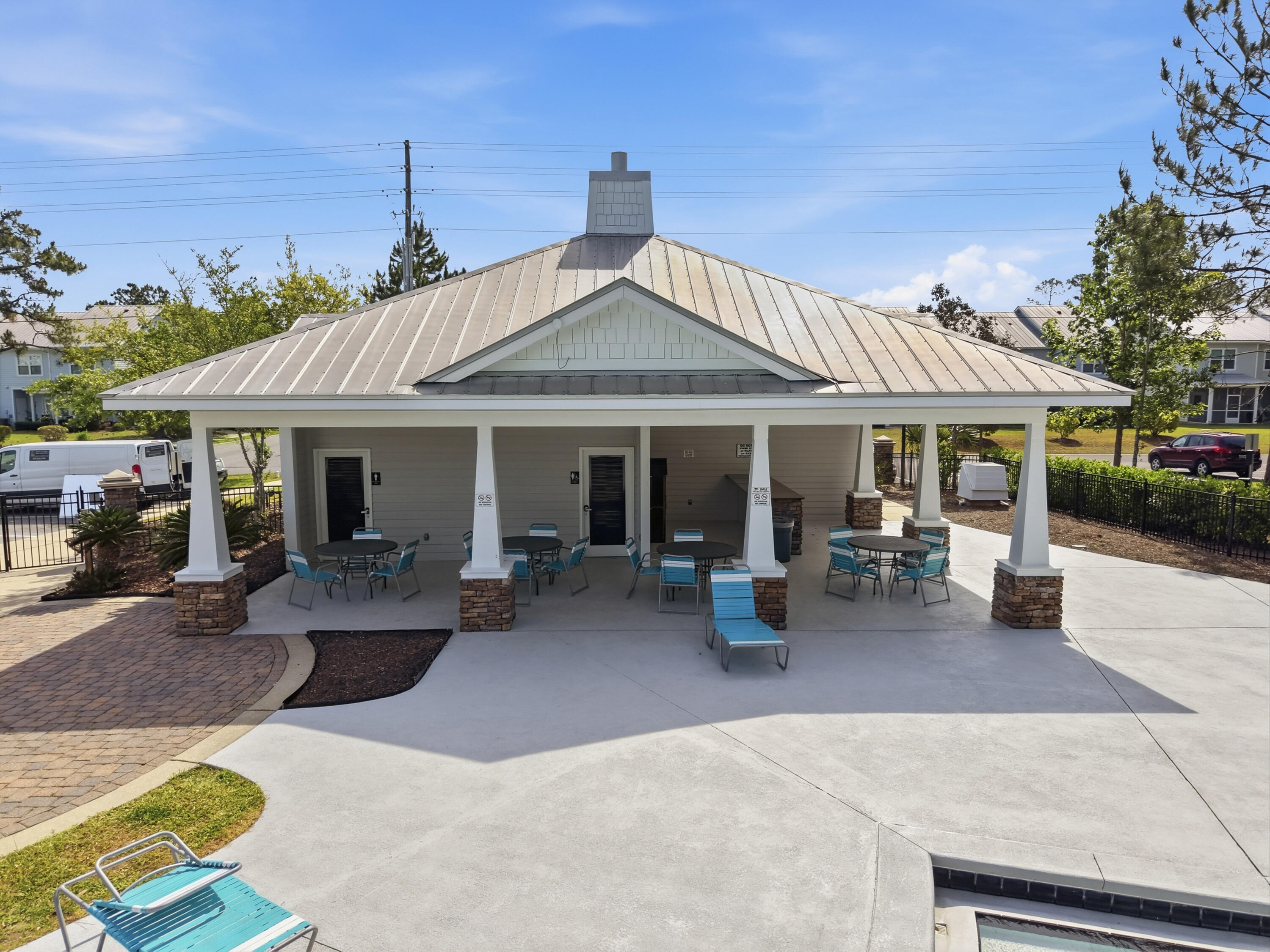 VERANDAS OF FREEPORT, THE - Residential Lease