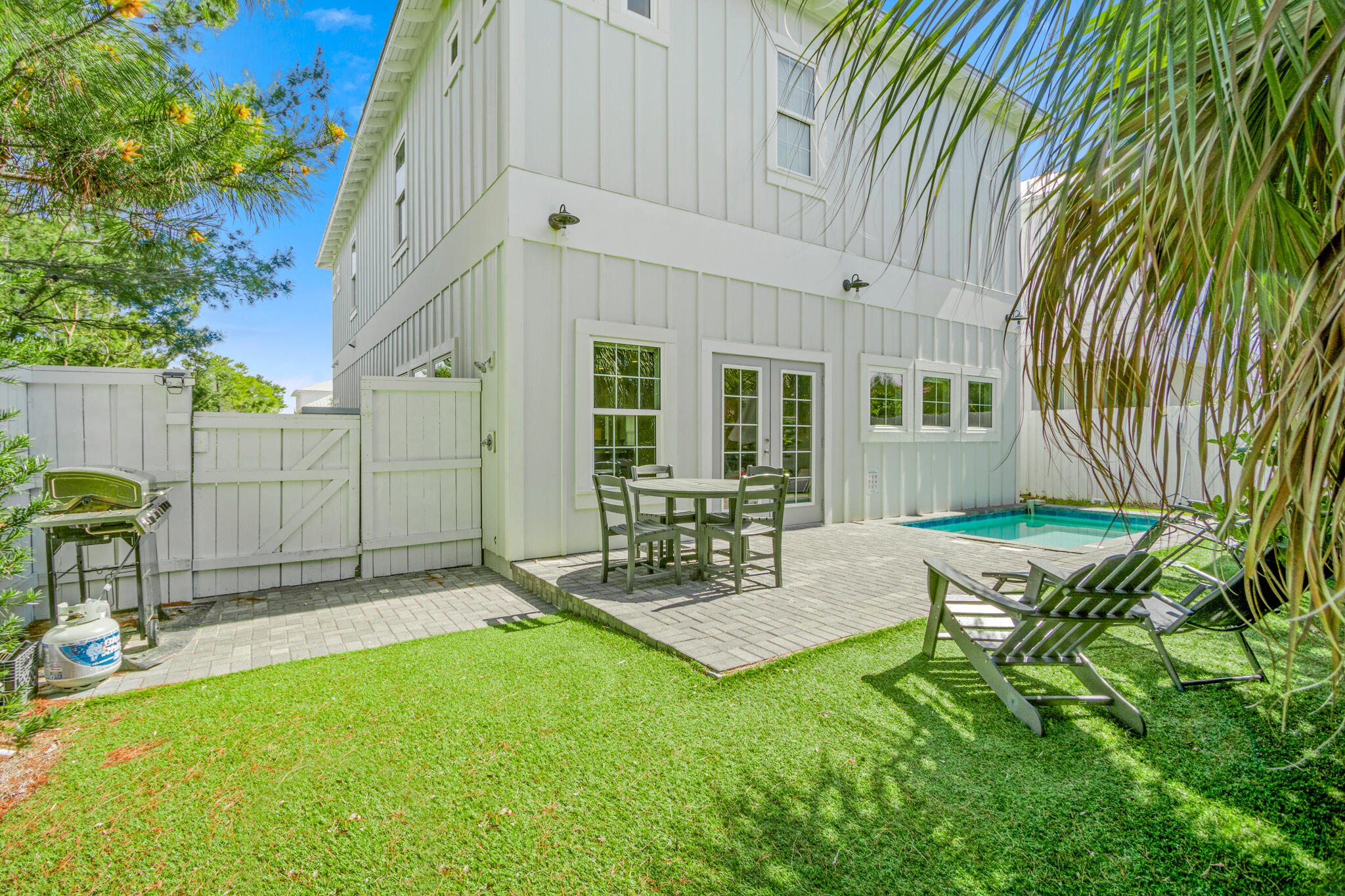 FRANGISTA BEACH 2ND ADDN - Residential