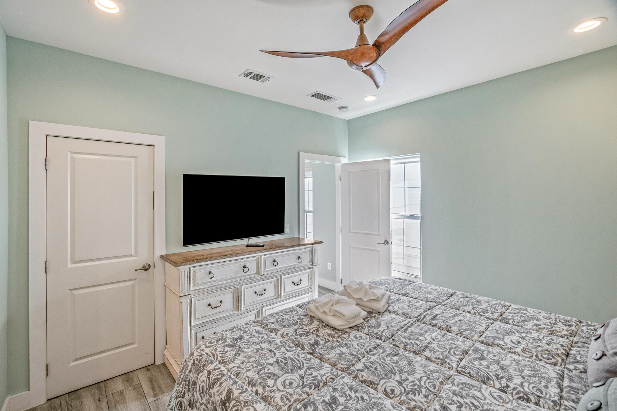 FRANGISTA BEACH 2ND ADDN - Residential