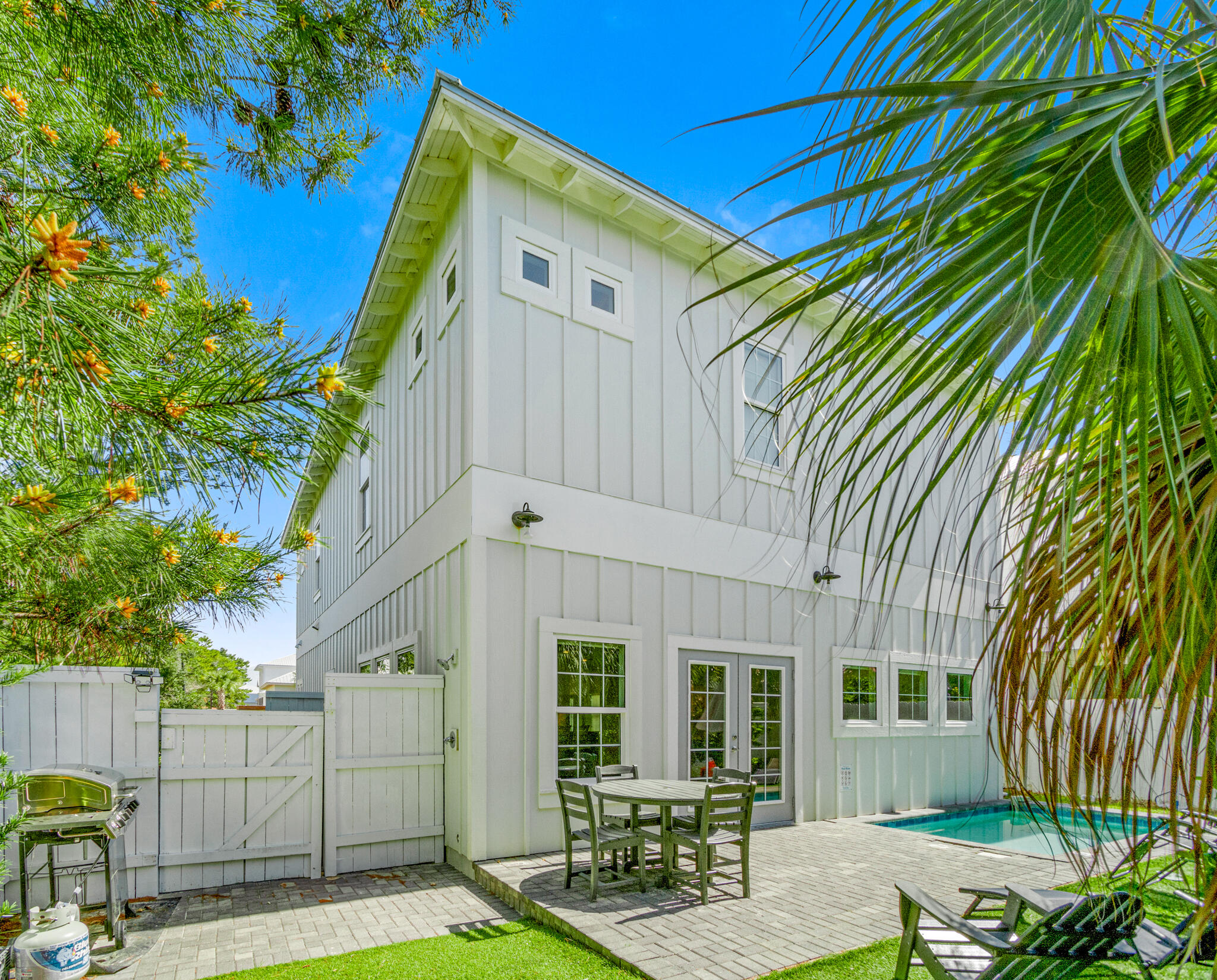 FRANGISTA BEACH 2ND ADDN - Residential